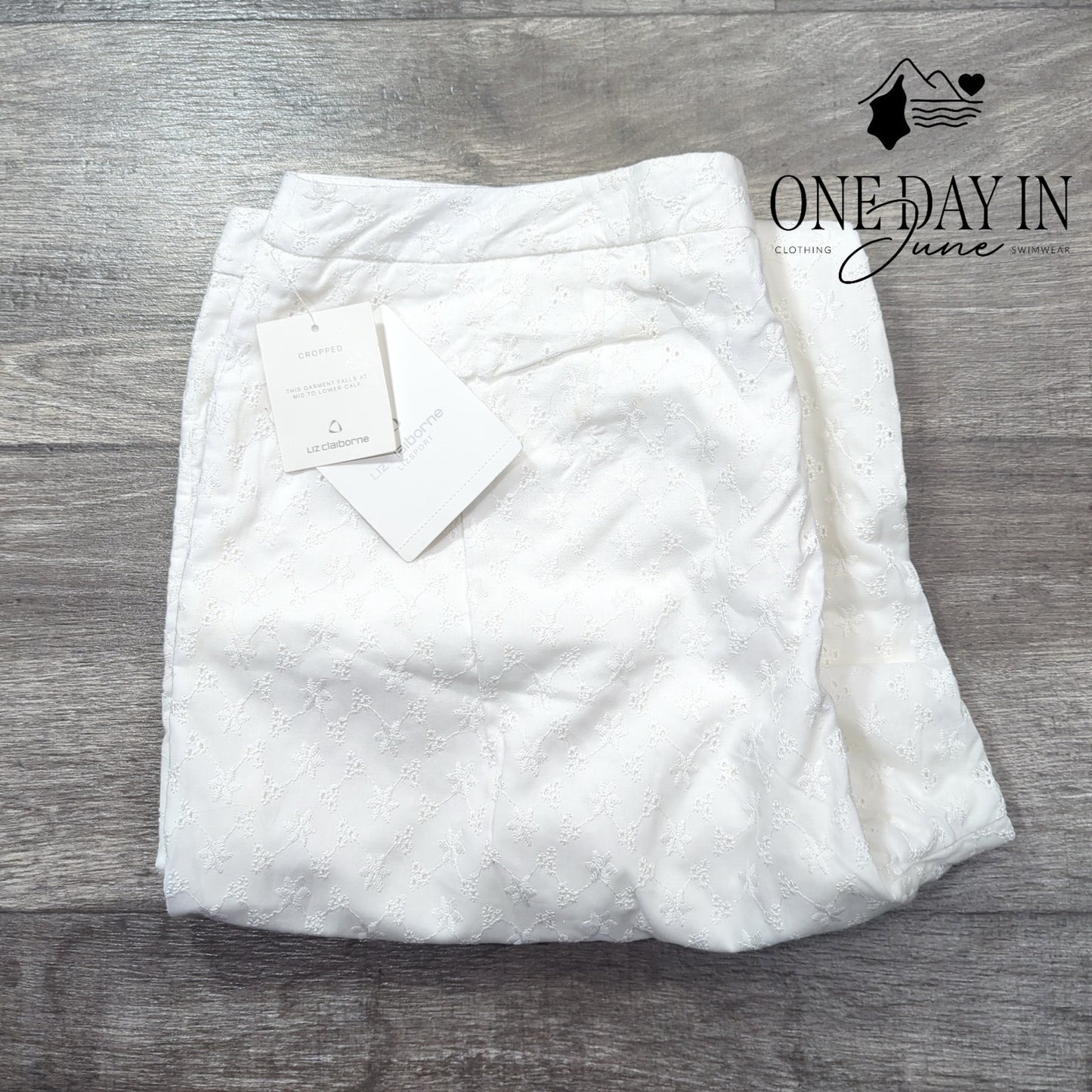 Liz Claiborne Cropped Pants Size 16