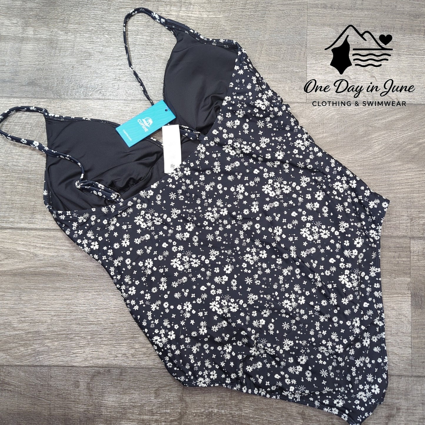 Cupshe V Neck Shirred One Piece Swimsuit Size XL