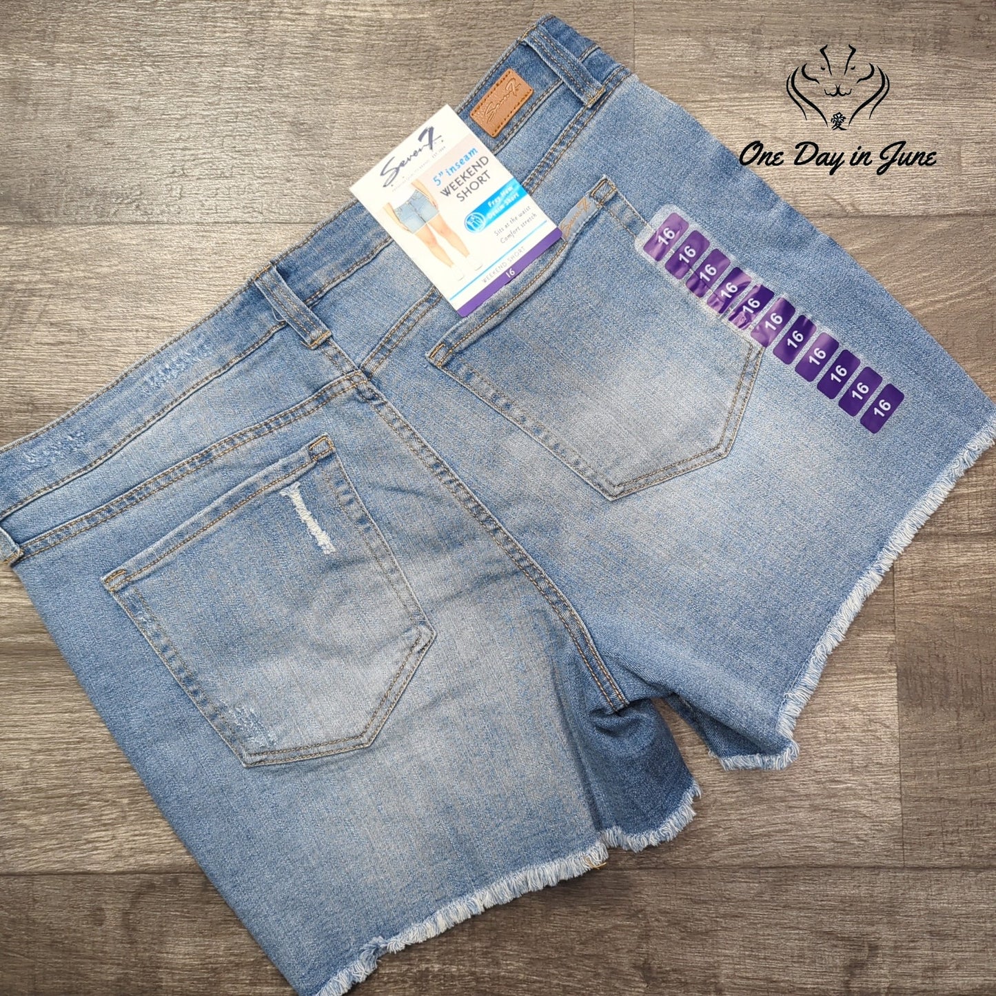 Seven7 5" Inseam Weekend Shorts Size 16