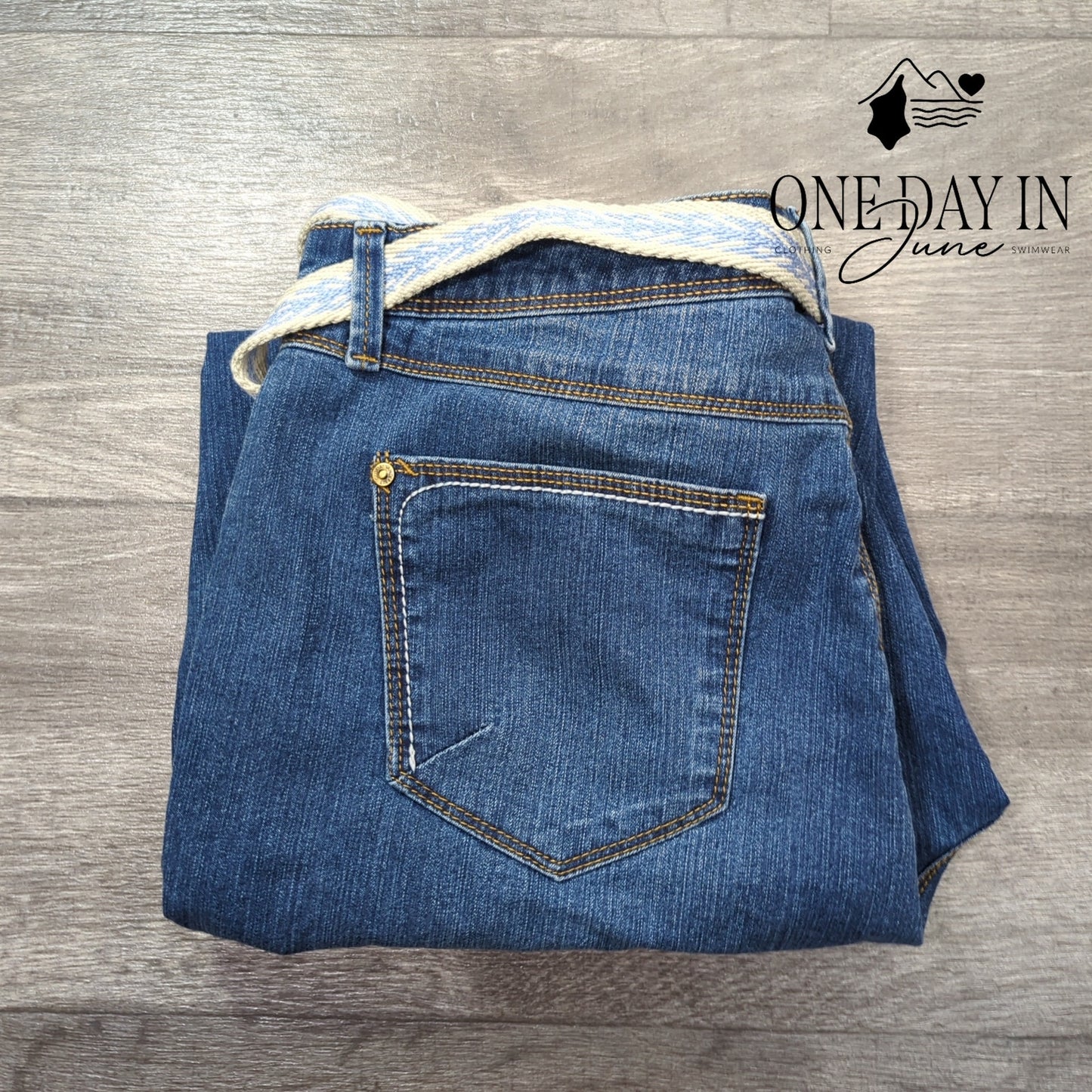 Gloria Vanderbilt Belted Skimmer Jeans Size 12