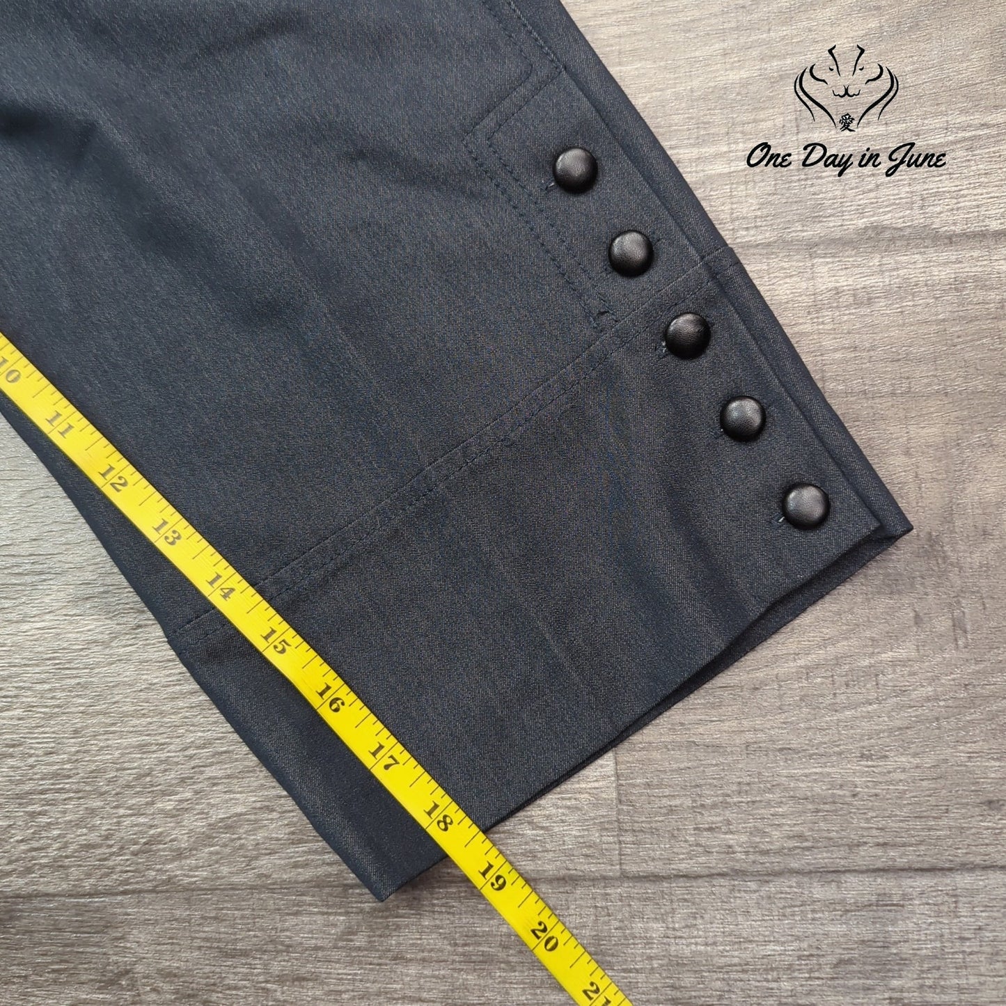 Larry Levine Petite Capri Pants Size 10P