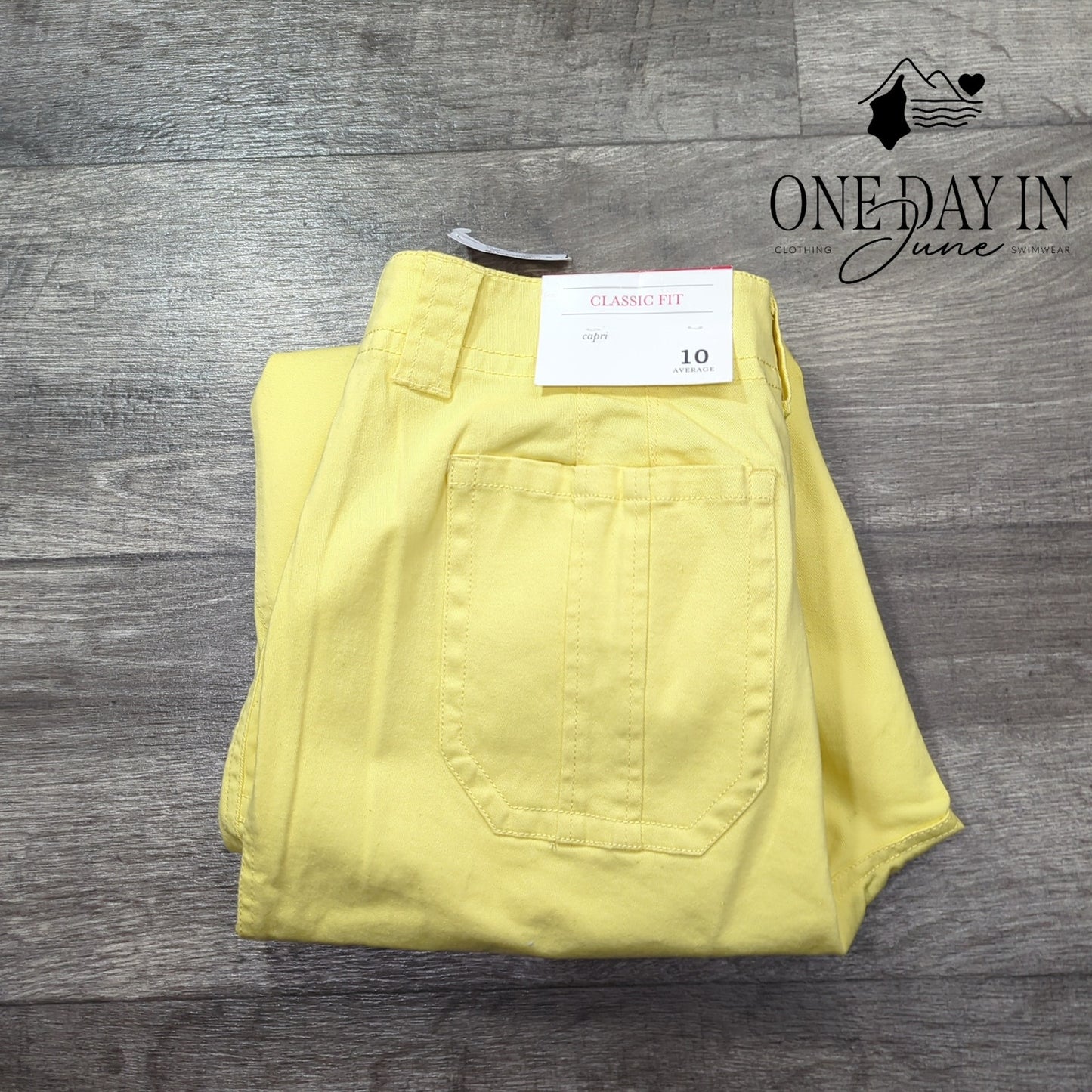 Christopher & Banks Classic Fit Capri Jeans Size 10