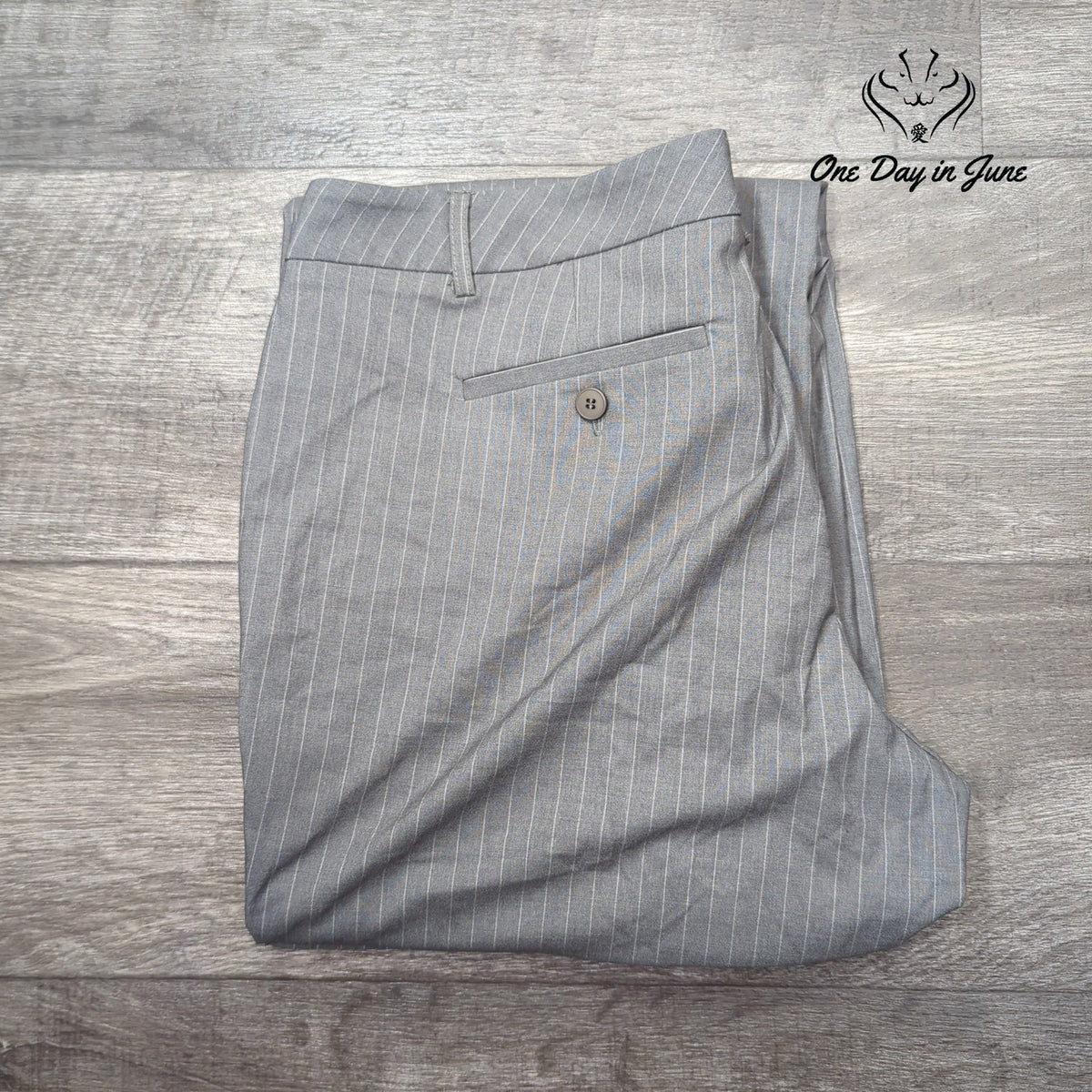 New York & Company City Stretch Luxe Flare Pants Gray Pinstripe NWT Size 14