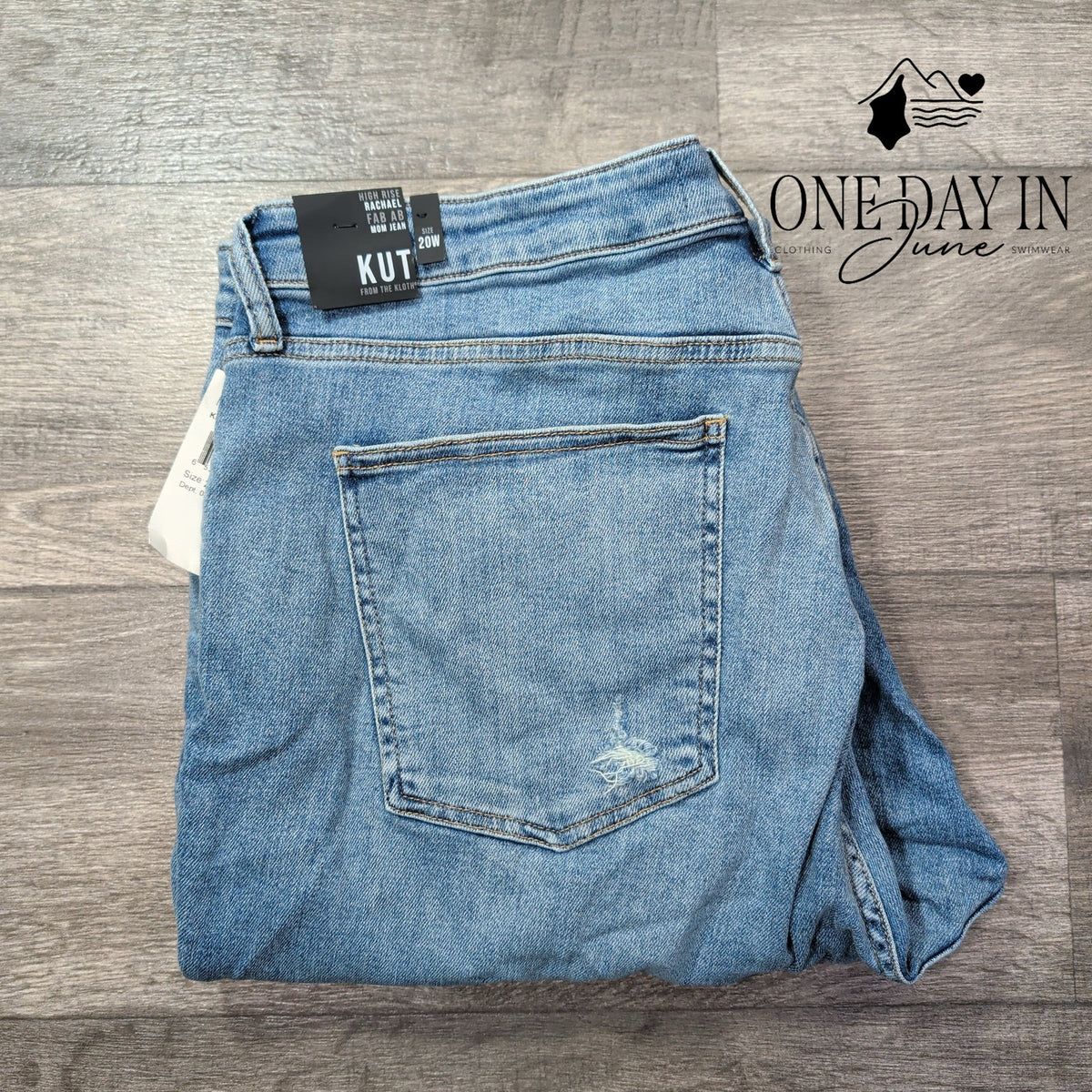 Kut from the Kloth Rachel Fab Ab Mom Jeans High Rise Distressed NWT Size 20W