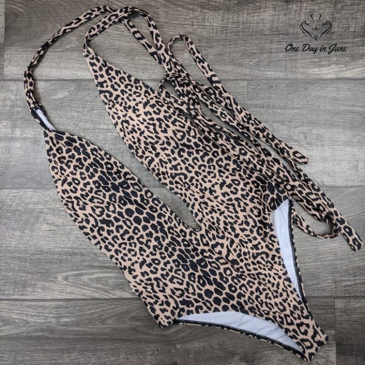 SweatyRocks Criss Cross Deep V Open Back Leopard One Piece Size M