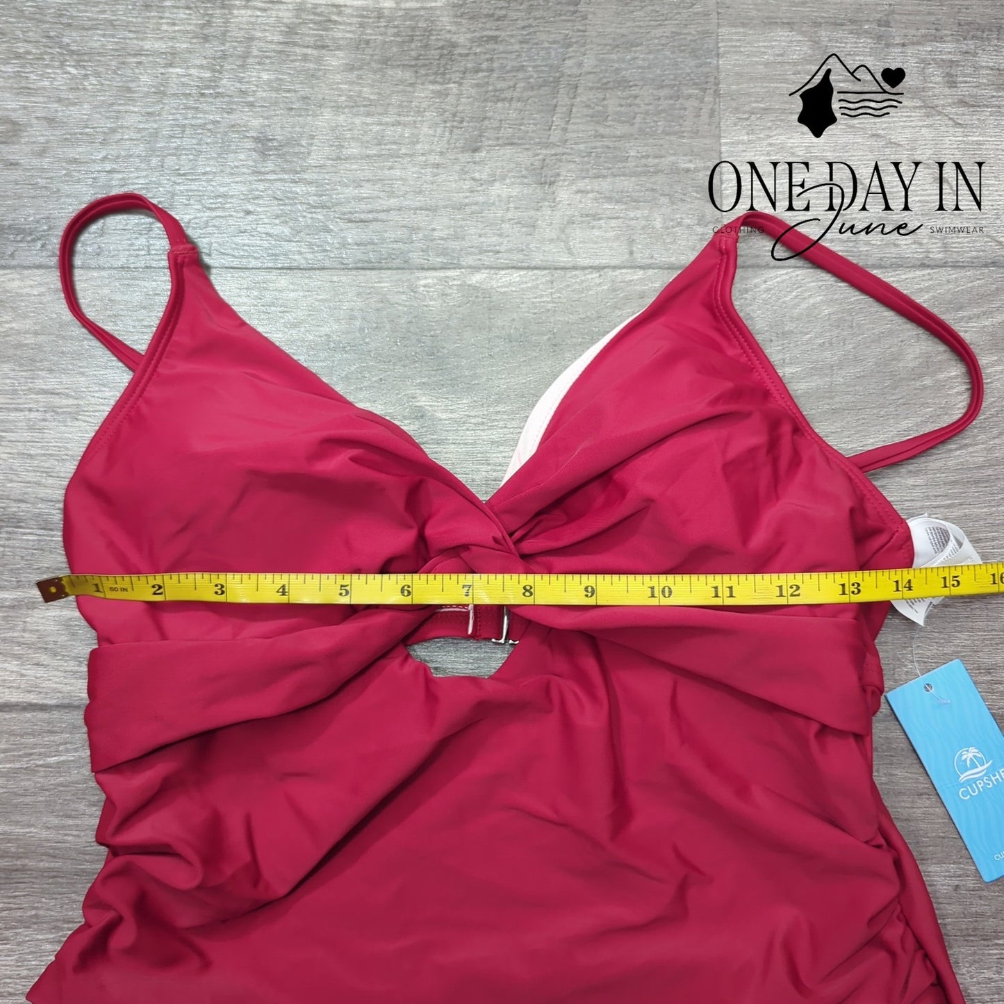 Cupshe Twist Front Keyhole One Piece Swimsuit Size L