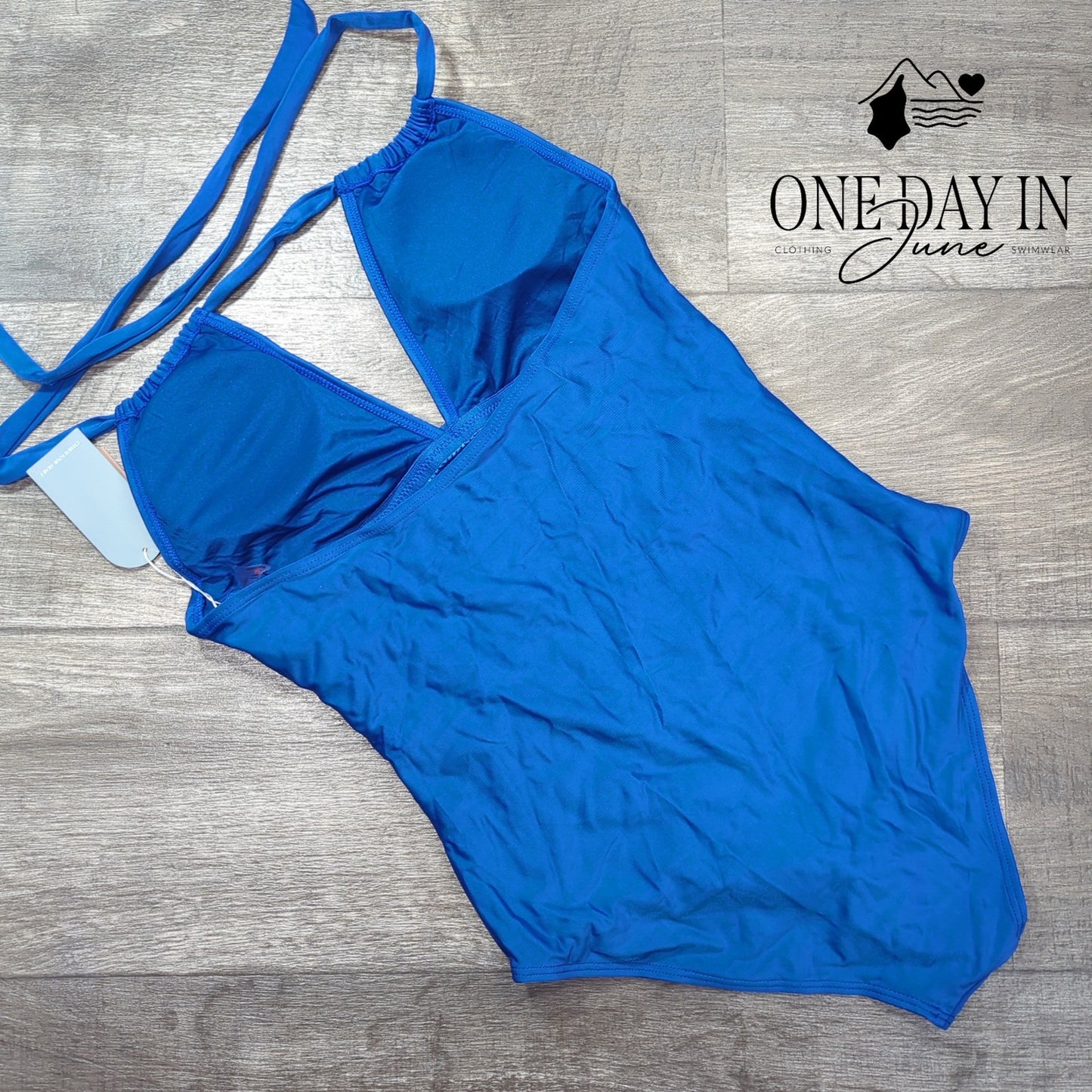 Smismivo V Front One Piece Swimsuit Size M