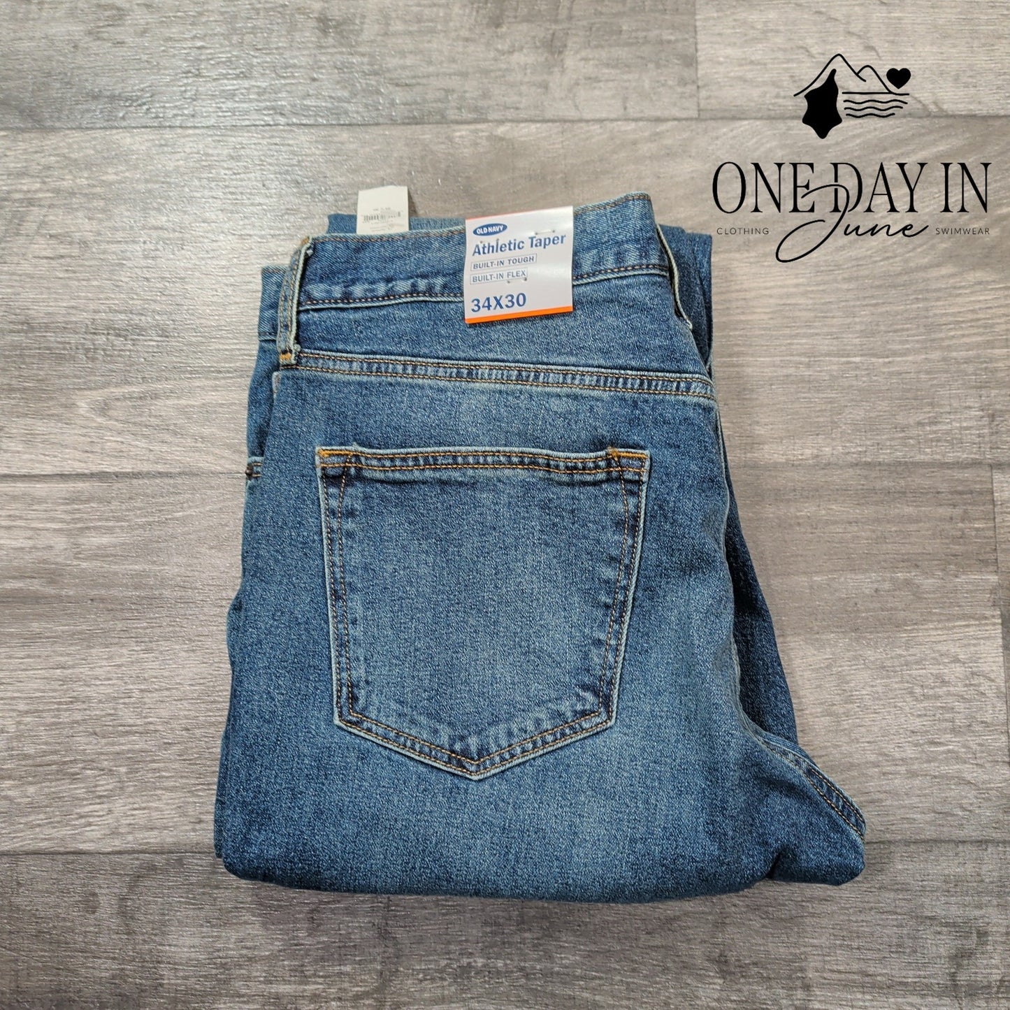 Old Navy Athletic Taper Built-In Flex Jeans Mens Medium Wash NWT Size 34X30