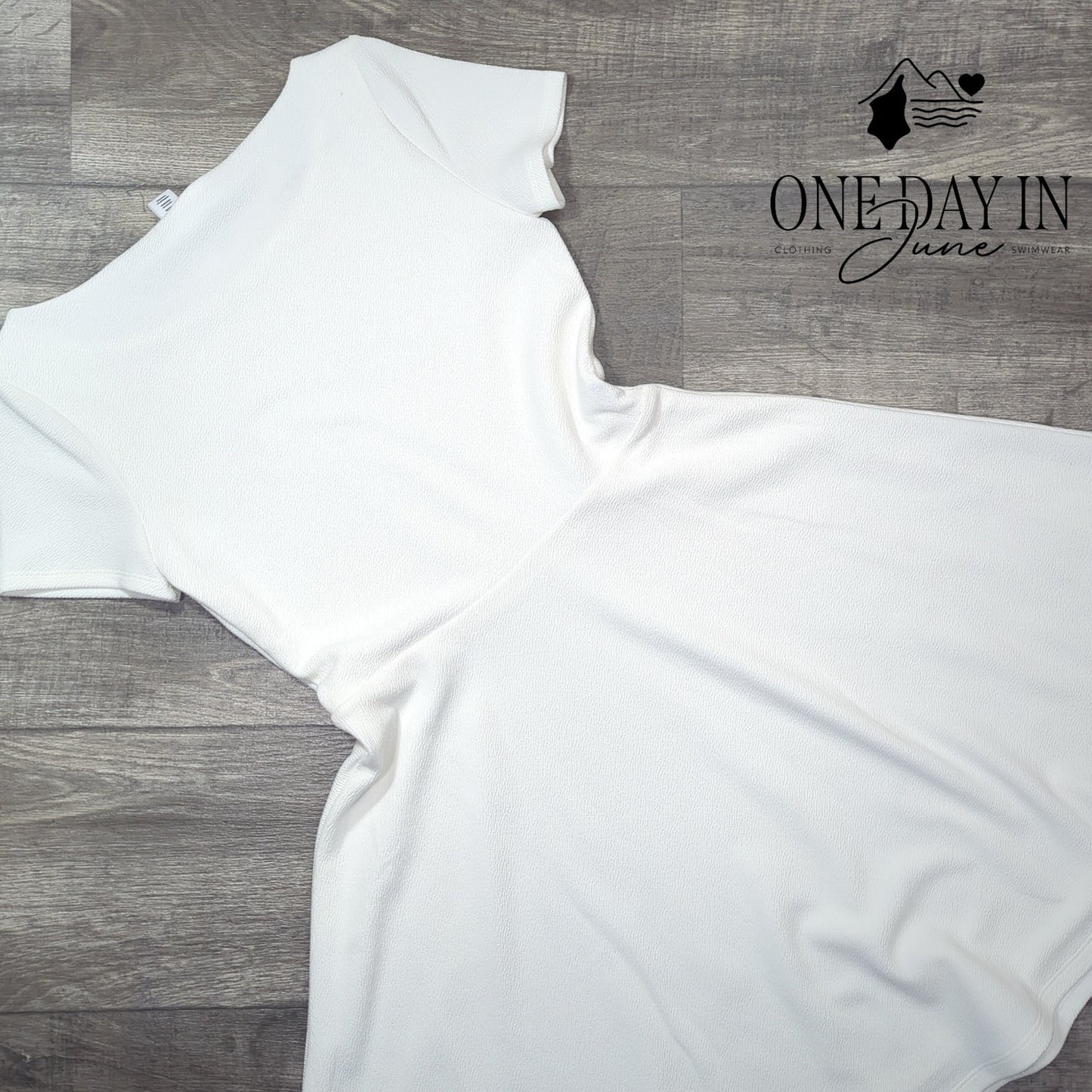 White House Black Market Short Sleeve Mini Dress Size 2