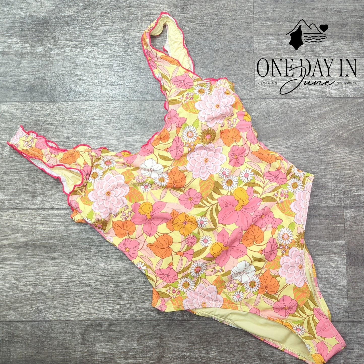 Cupshe Floral Ruffle Edge One Piece Swimsuit Size M