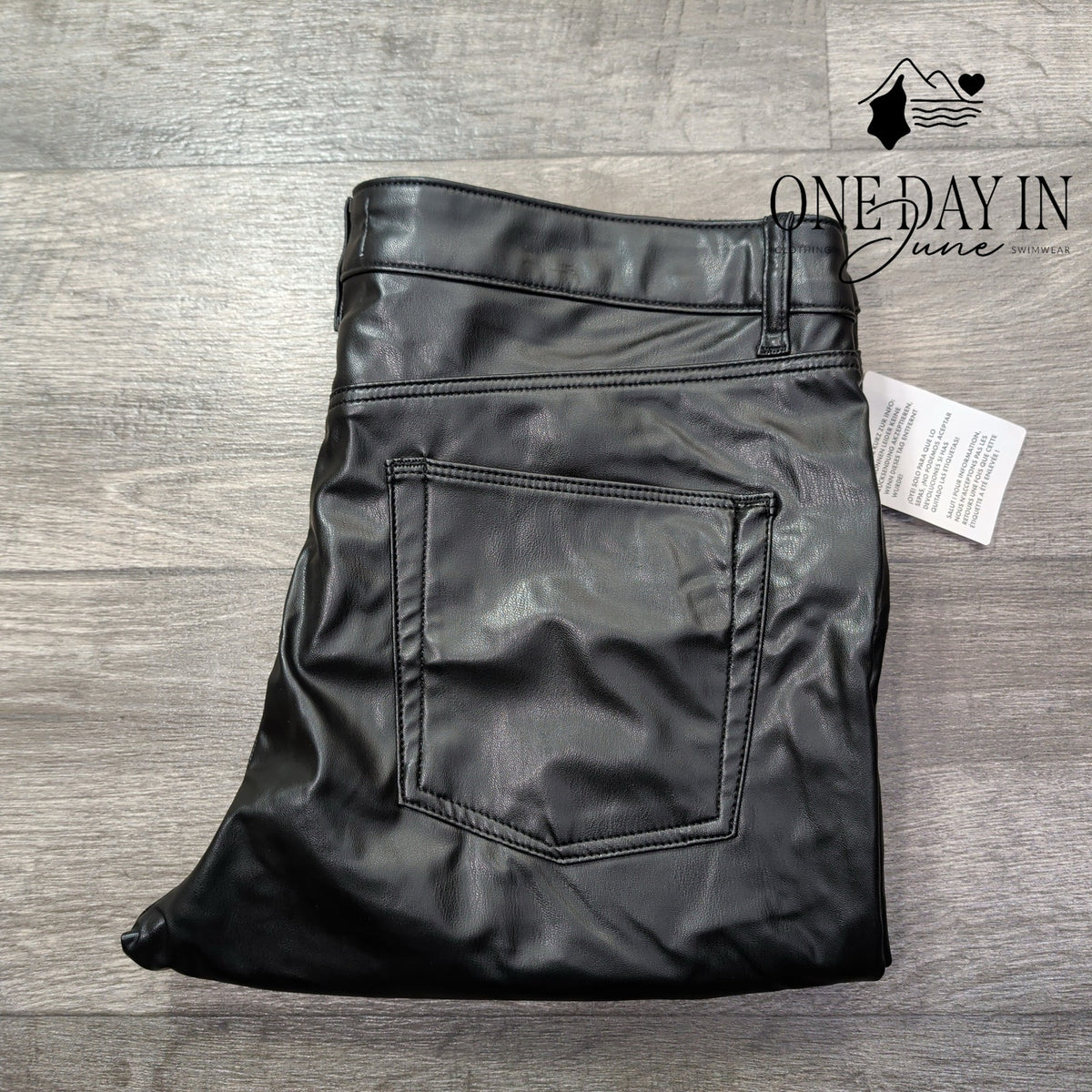 ASOS DESIGN Men's Faux Leather Straight Leg Pants Black NWT Size 38X30