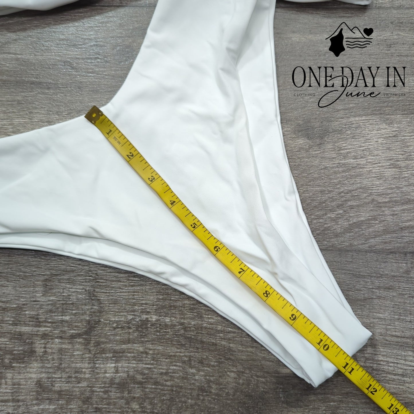 CharmLeaks Knot Font High Cut Bikini Swimsuit Size M