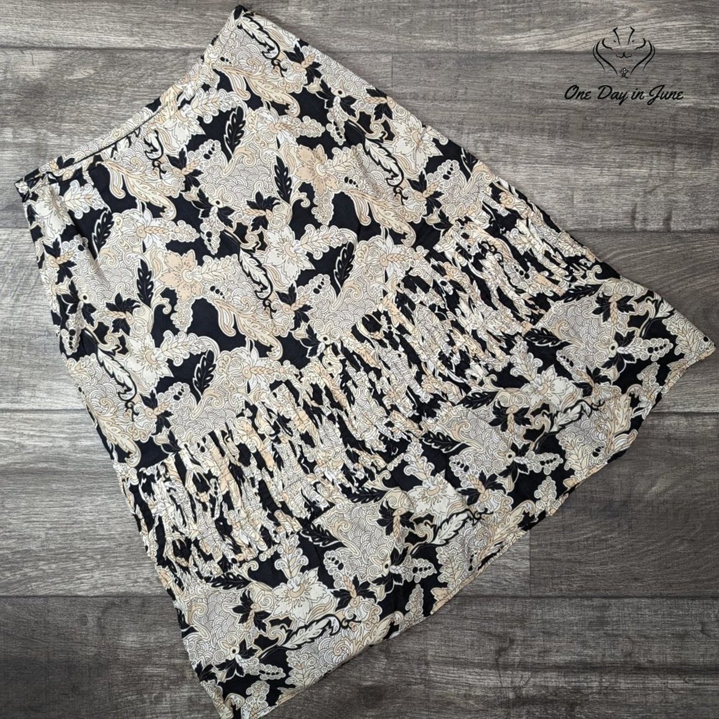 Apostrophe Lined A Line Skirt Size 2