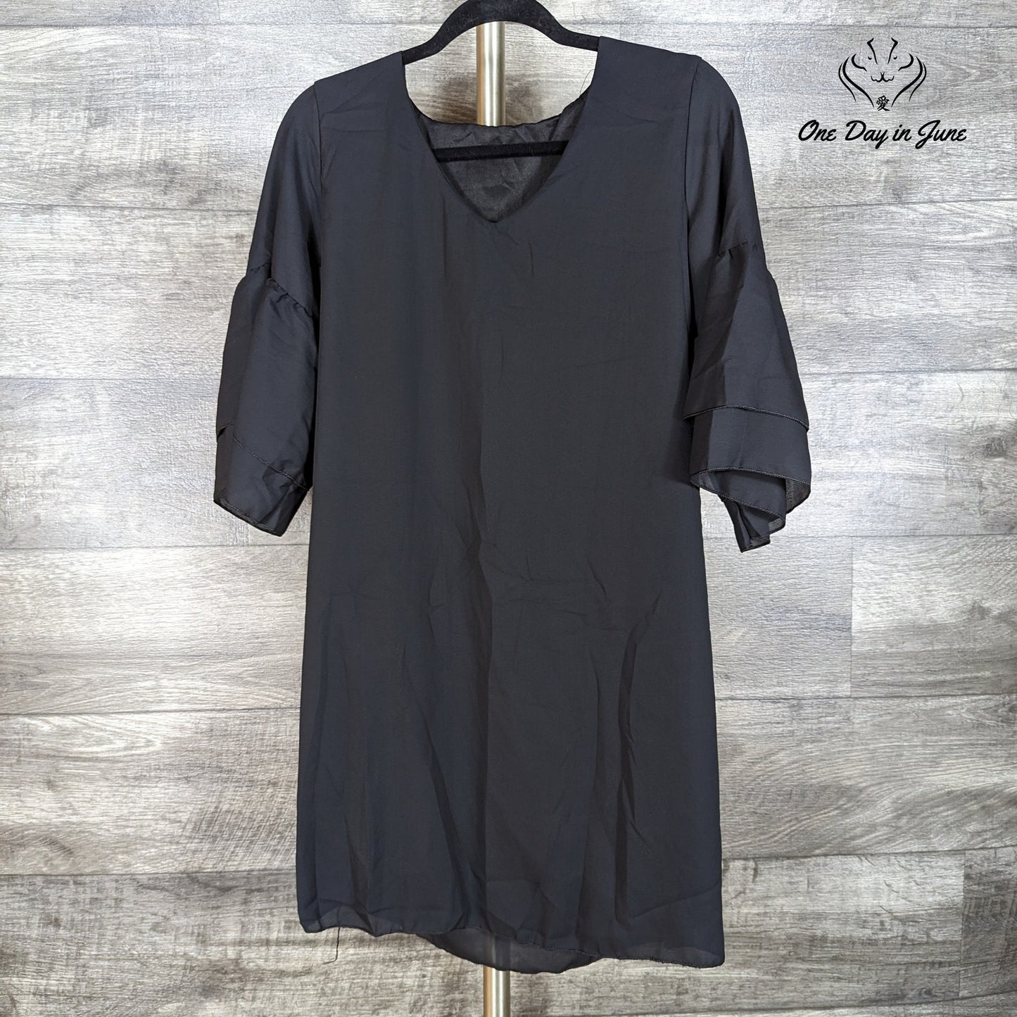 Belongsci V Neck Shift Dress Size M