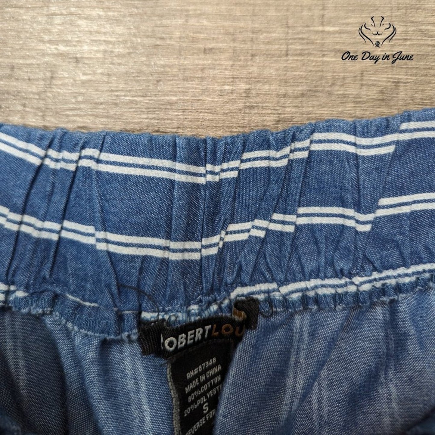 Robert Louis Button Accent Shorts Size S