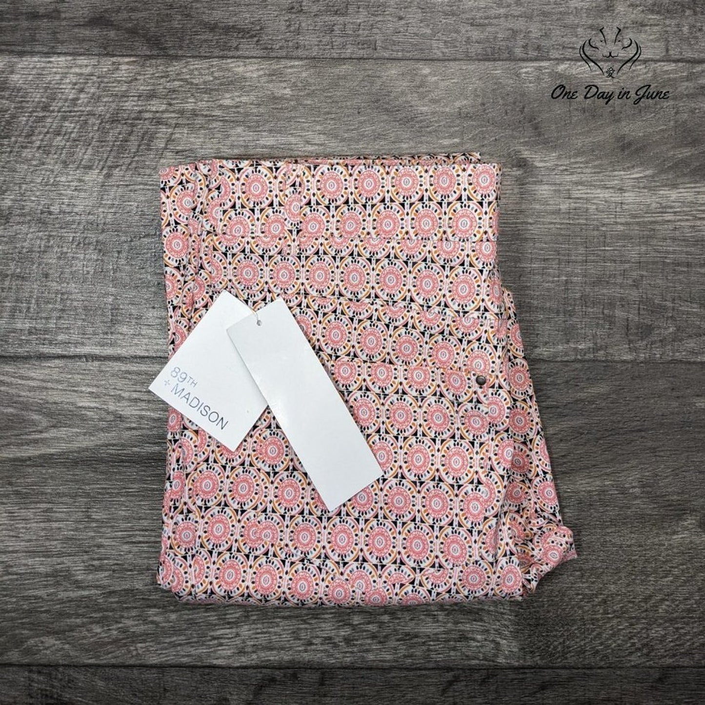 89th & Madison Comfort Waist Moroccan Tile Capri Pants Size 8