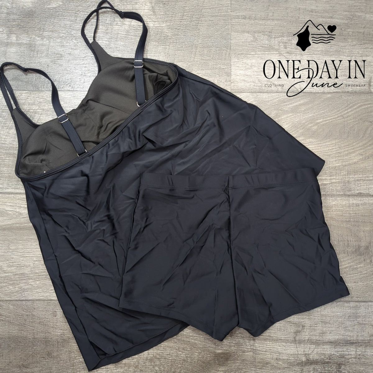 Adisputent Boyshort Tankini Swimsuit Black Scoop Neck Adjustable Strap Size M