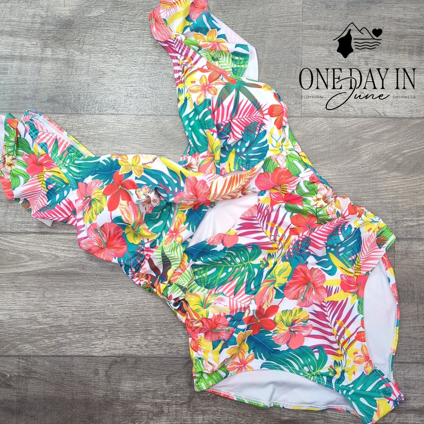 B2Prity Twist Front Keyhole One Piece Swimsuit Size XL