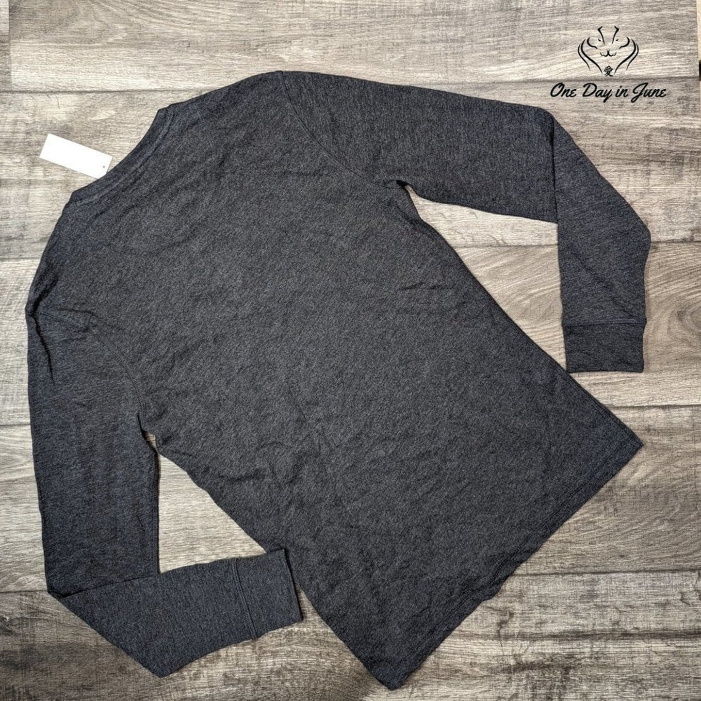 American Threads Long Sleeve Tee Shirt Size S