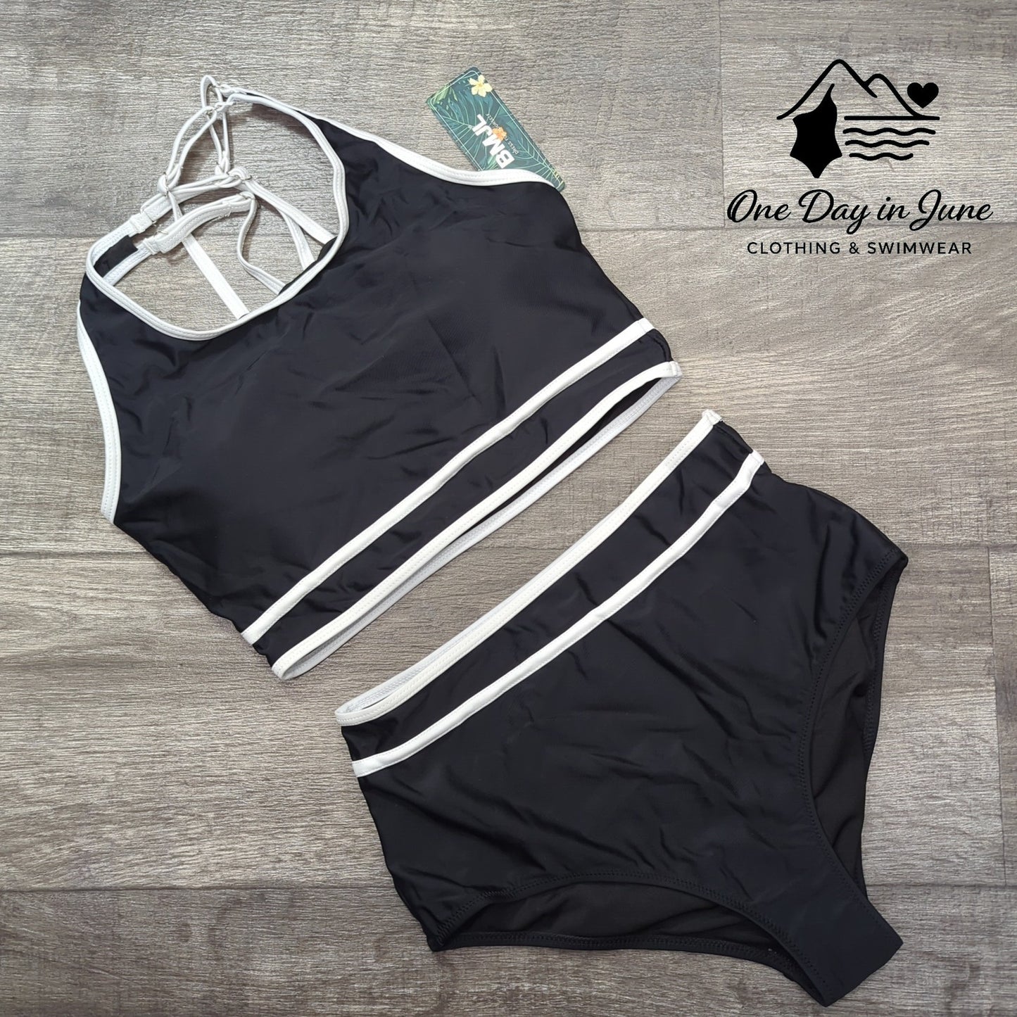 Blooming Jelly Strappy Back Crop Bikini Swimsuit Size S