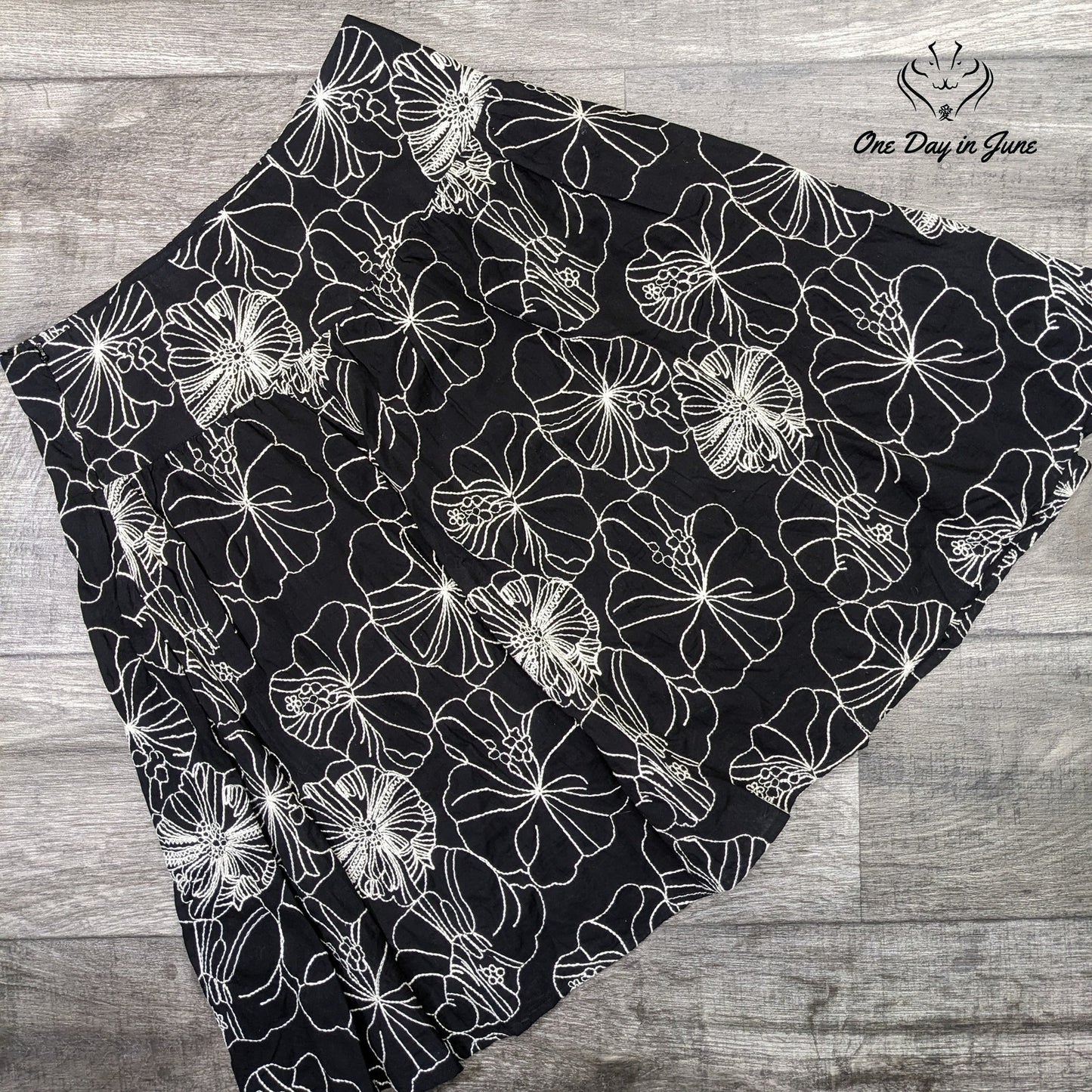 Chico's Embroidered A Line Skirt Size 0 (4)