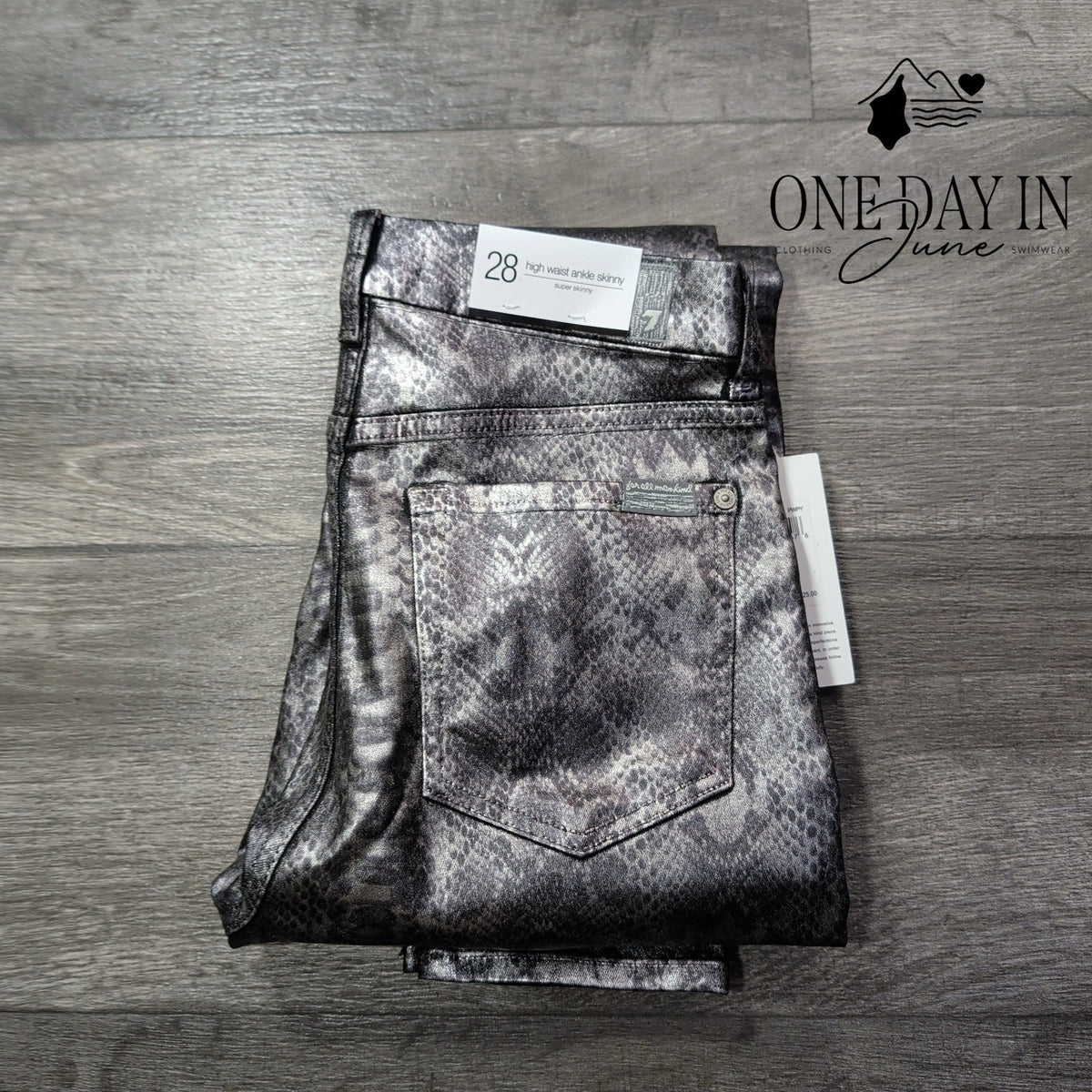 7 For All Mankind High Waist Ankle Skinny Jeans Metallic Snake Print NWT Size 6