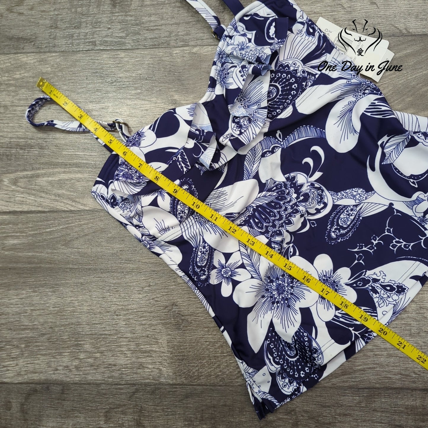 Island Escape Tahiti Bandini Tankini Top Size 6