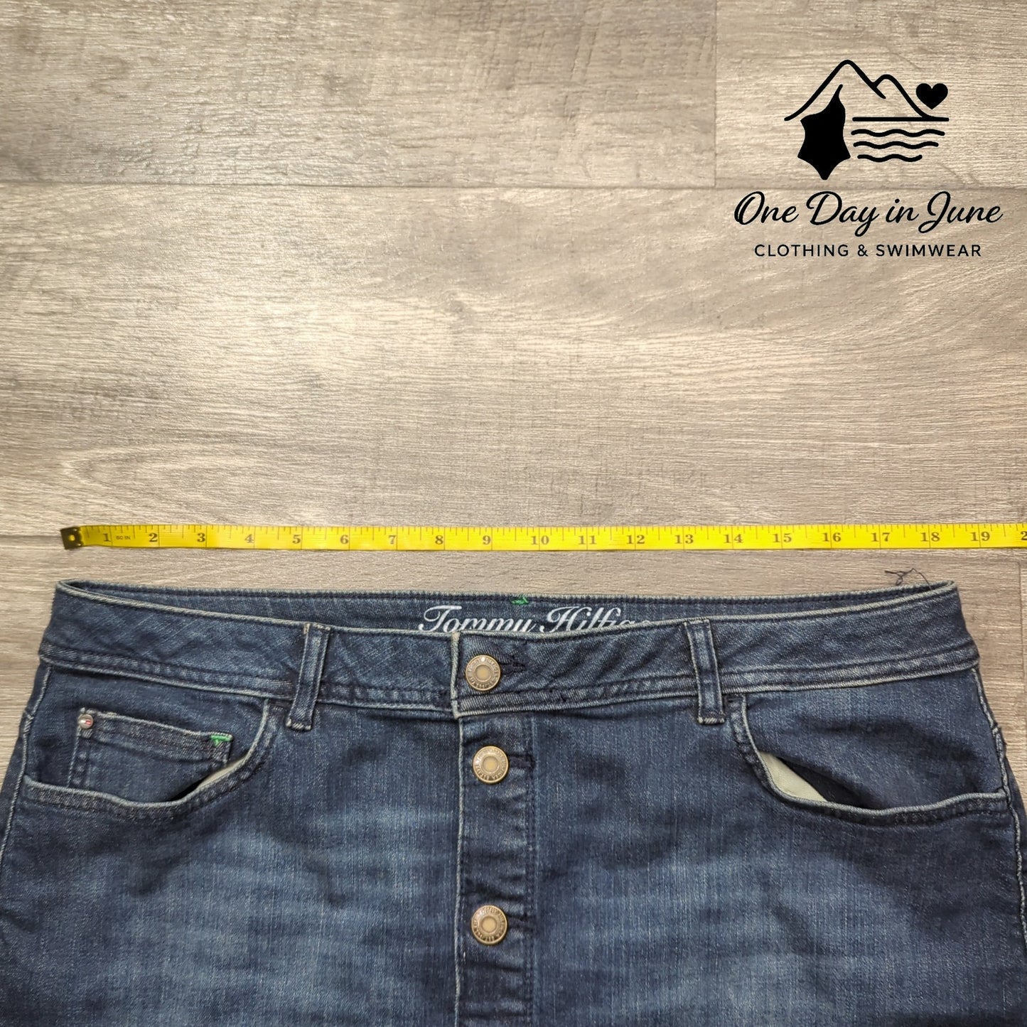 Tommy Hilfiger Button Front Denim Skirt Size 14