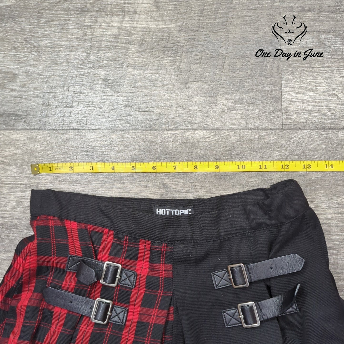 Hot Topic Mini Skirt Size S