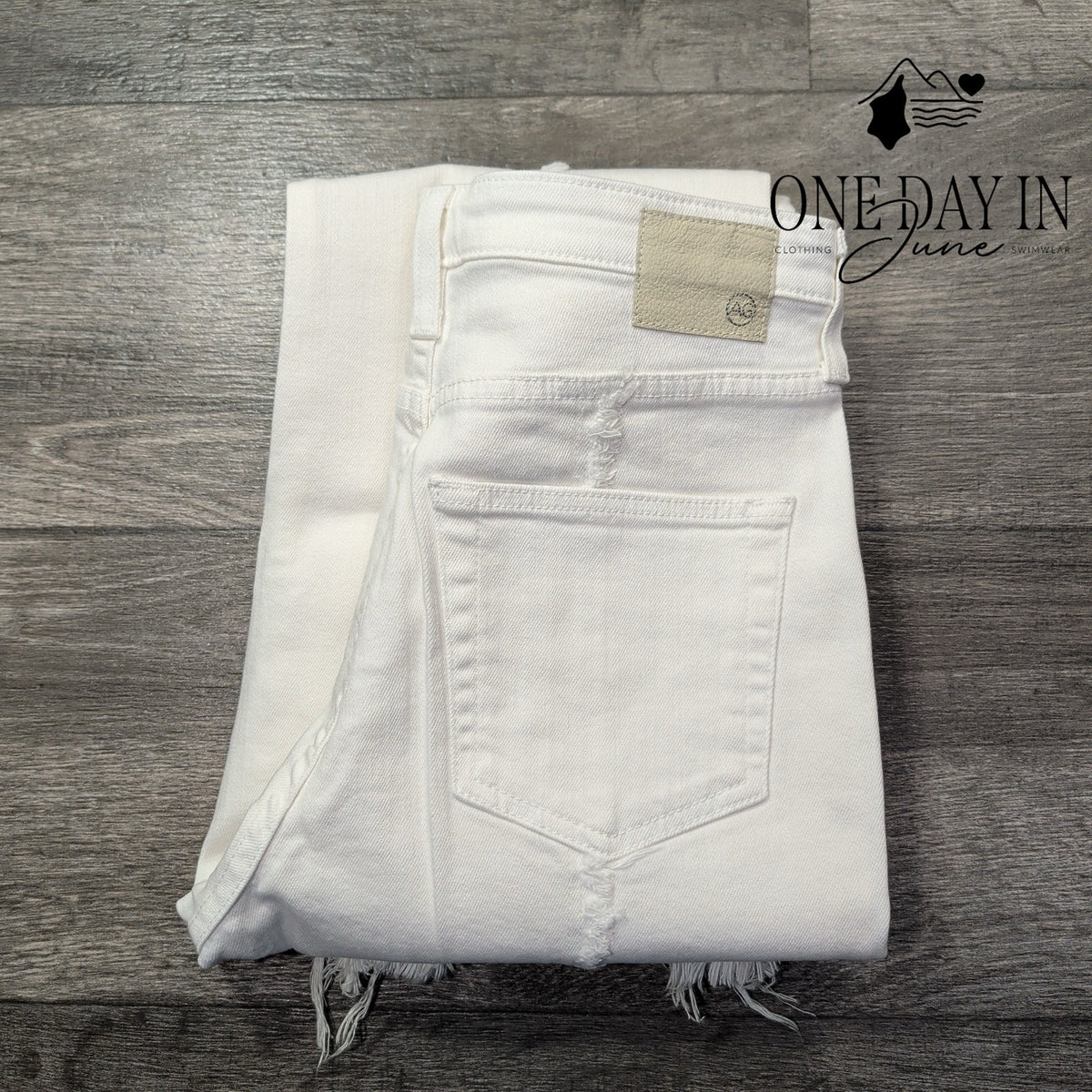 AG Adriano Goldschmied The Phoebe High Waist Tapered Jeans Distressed NWT Size 4