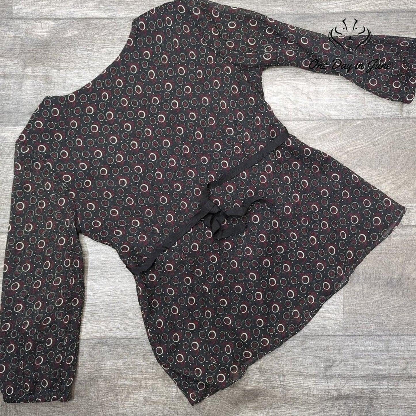 Motherhood Maternity 3/4 Sleeve Maternity Top Size M