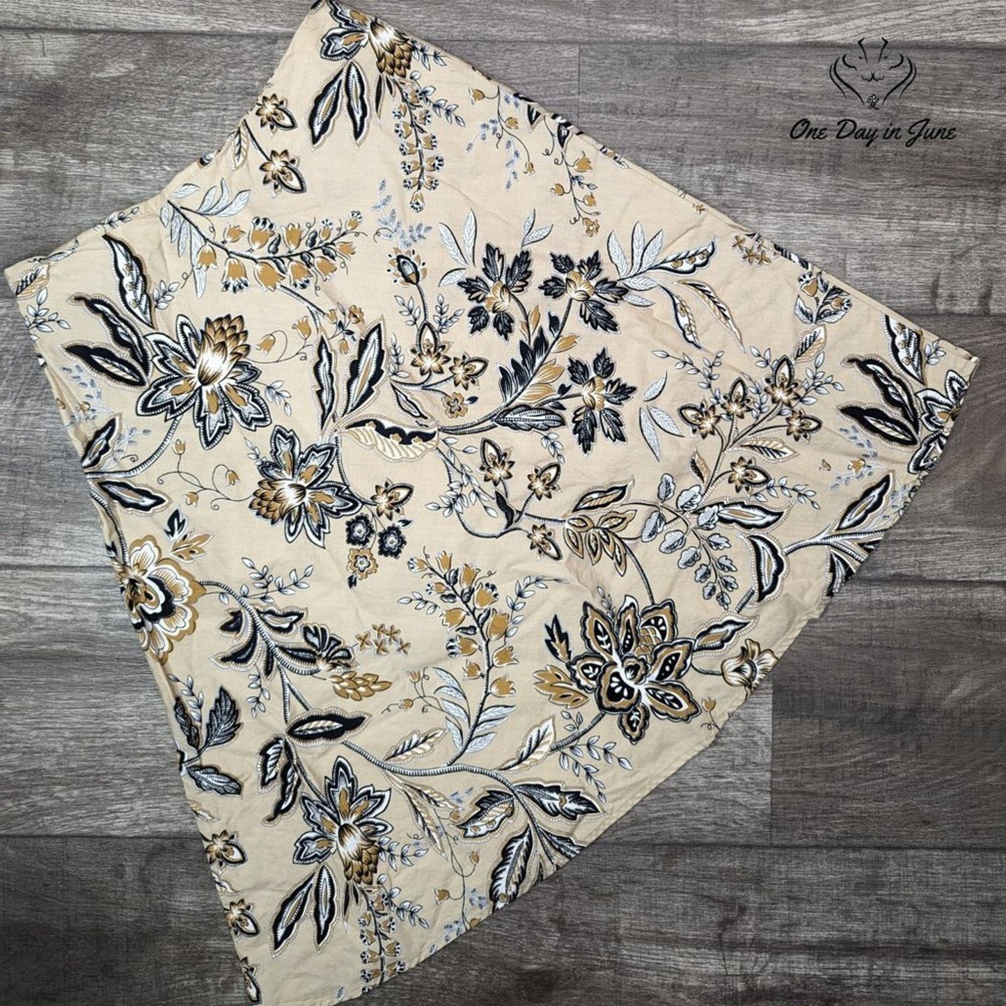 Carolina Blues Floral A Line Light Cotton Skirt Size 4