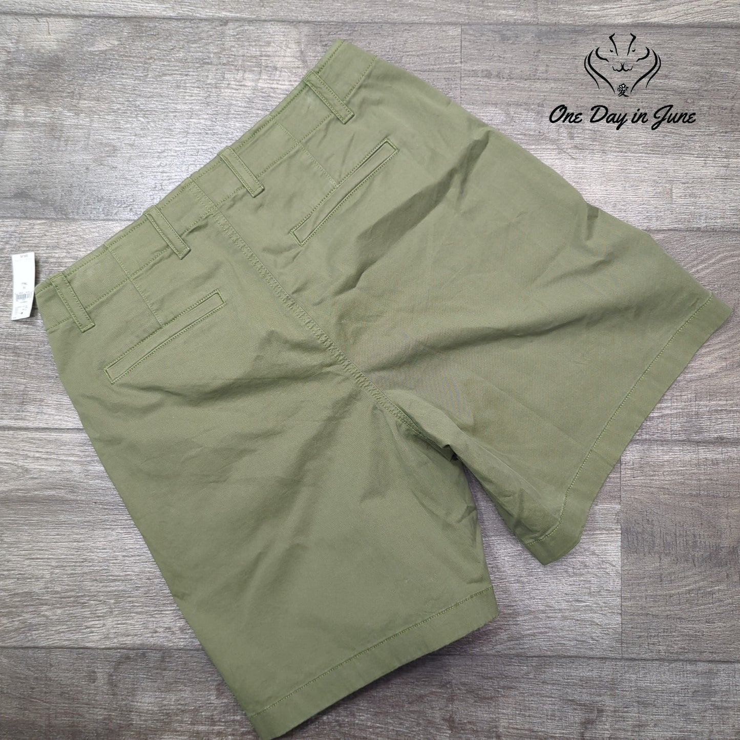 Gap 7" Downtown Khaki Short Size 10