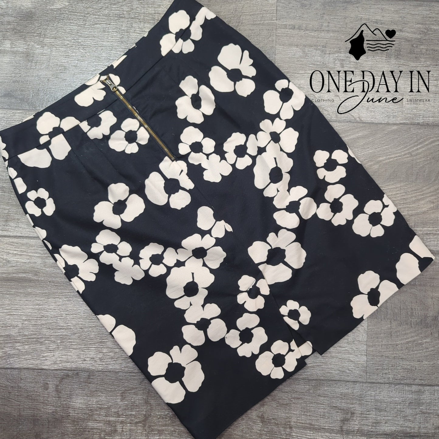 Loft Floral Pencil Skirt Size 6