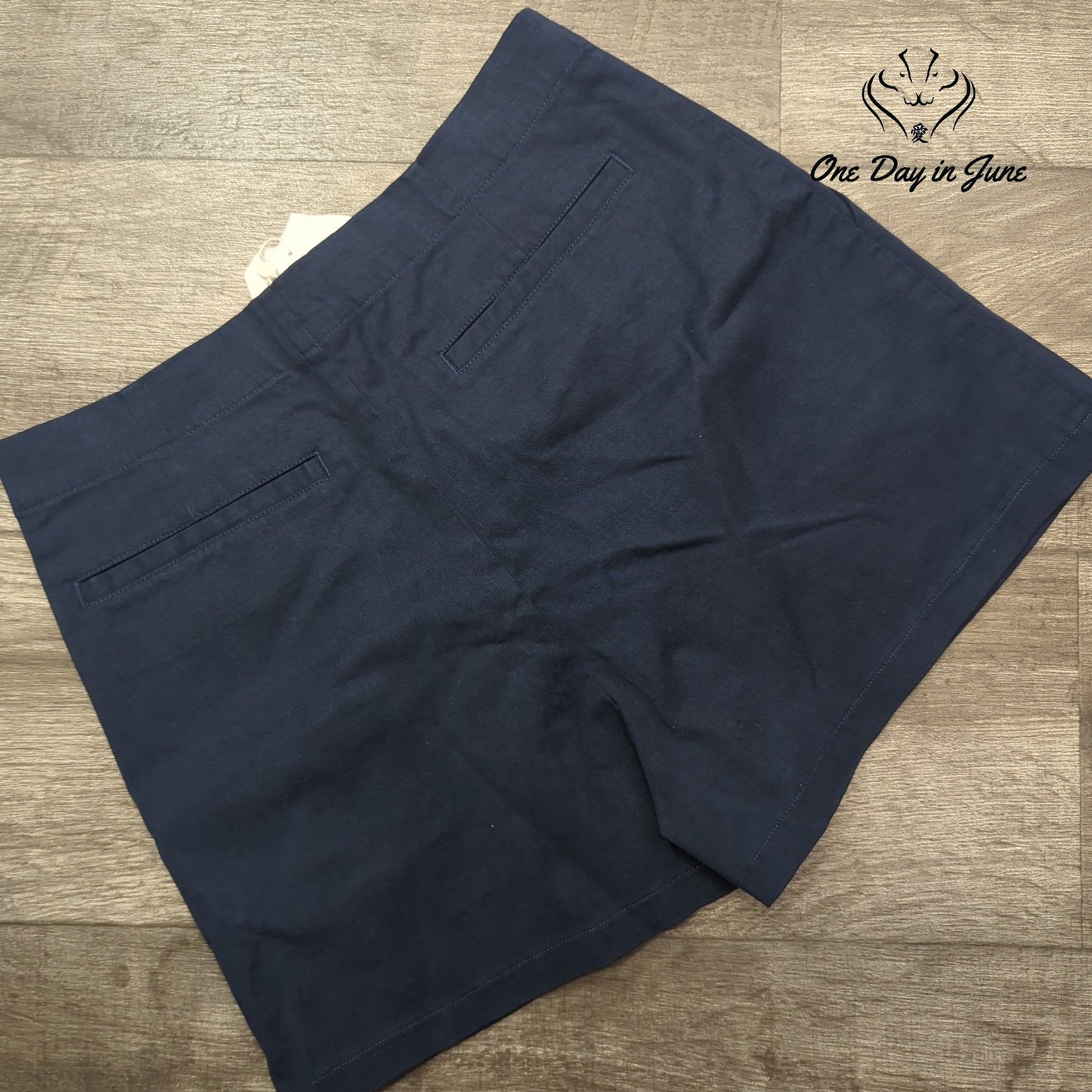 Comune High Waist Button Front Shorts Size L