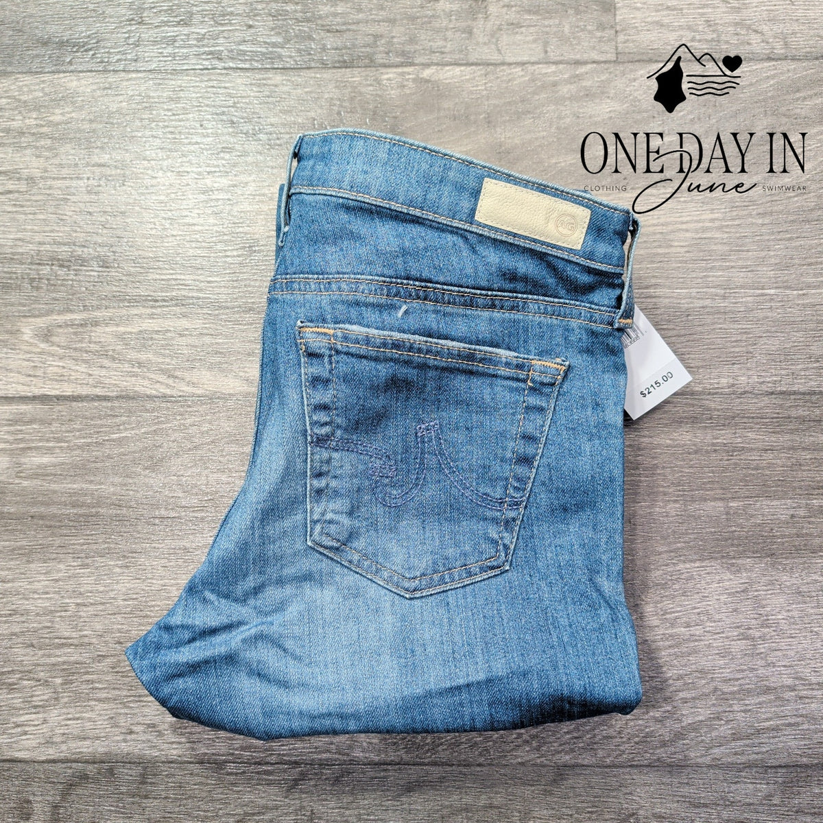 AG Adriano Goldschmied The Stilt Roll Up Distressed Cigarette Jeans NWT Size 4
