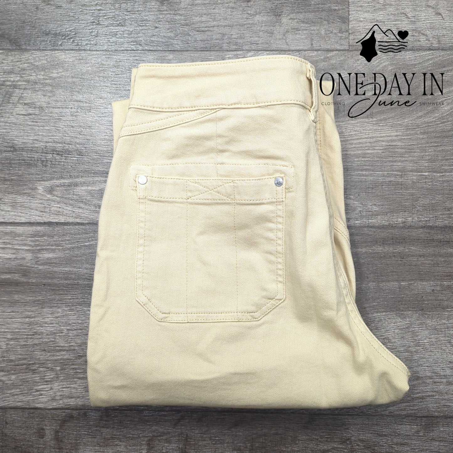 Pilcro Straight Leg Jeans Size 30 (10)