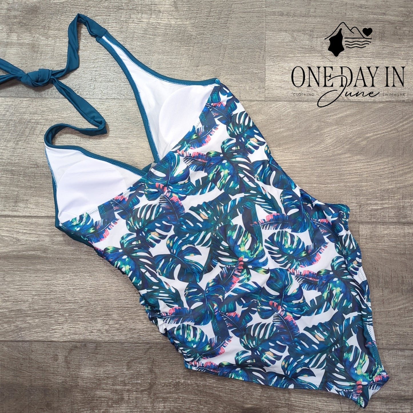 Adisputent Halter Cross Front One Piece Swimsuit Size M