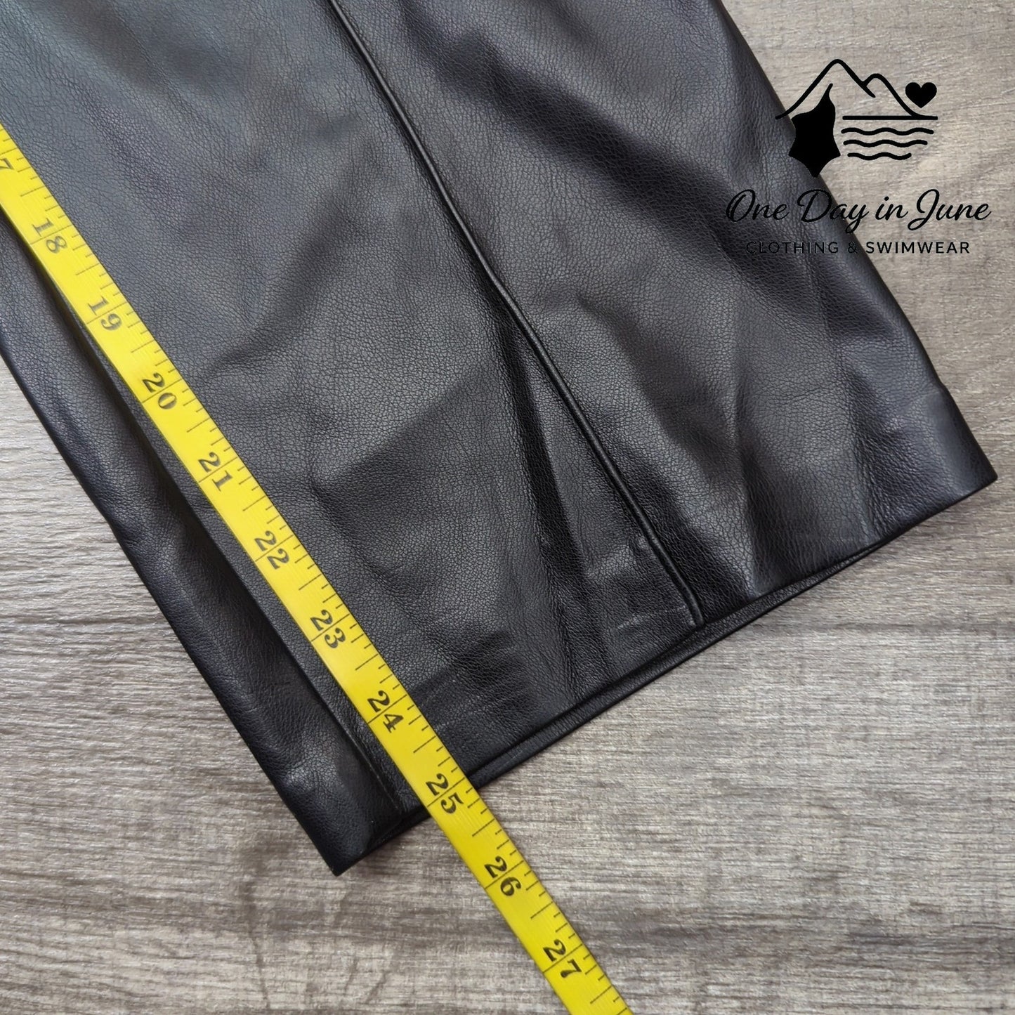 Marc New York Faux Leather Crop Pants Size 14