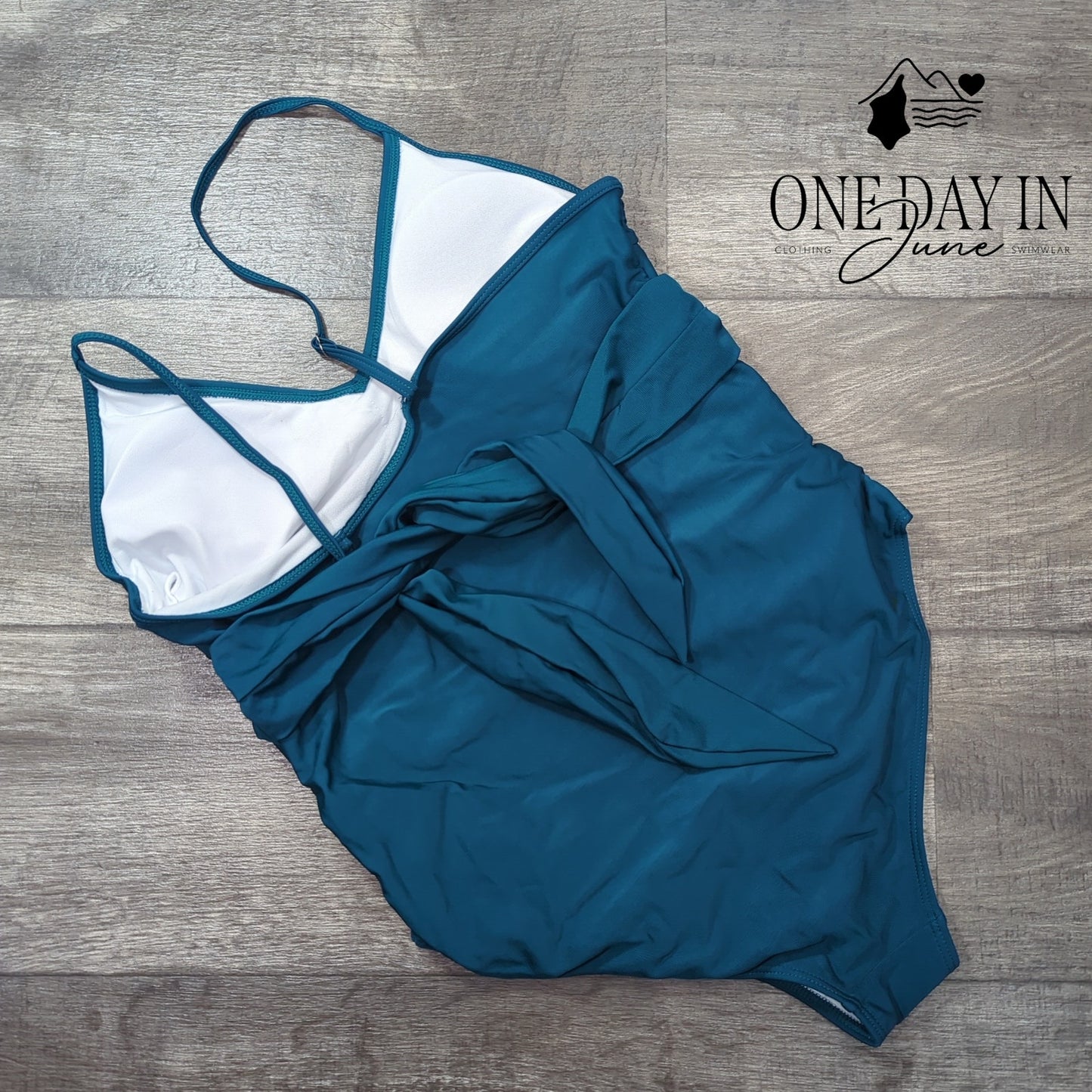 CharmLeaks Tie Back One Piece Swimsuit Size L