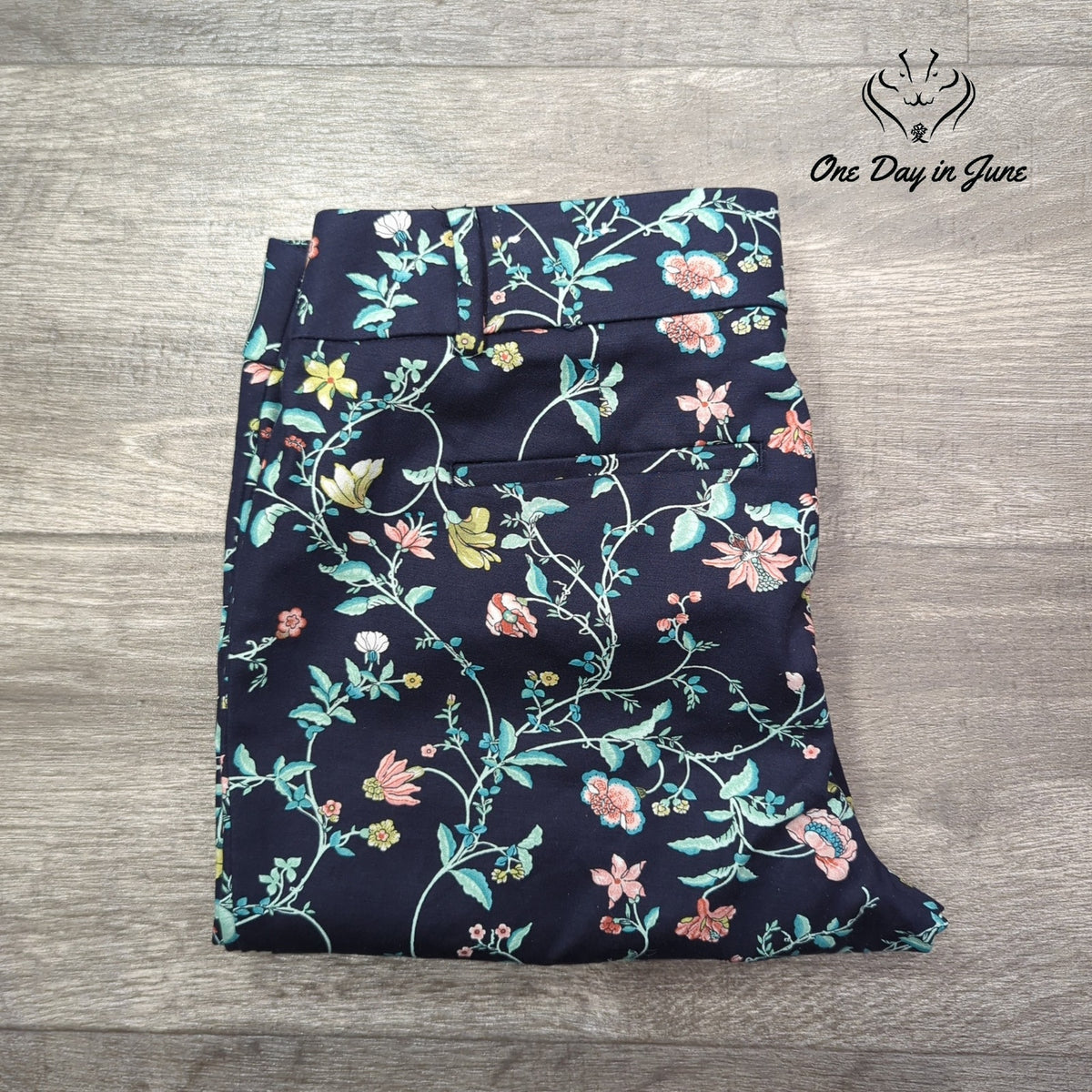 Loft Petite Marisa Riviera Cropped Pants Navy Floral Size 6P