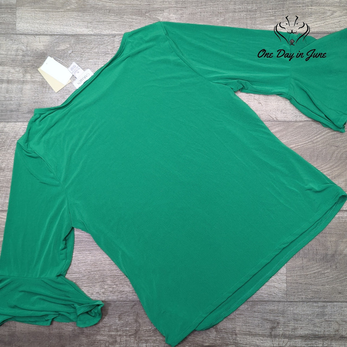 Carmen Marc Valvo Valery Bell Sleeve Top Emerald Green NWT Size XL