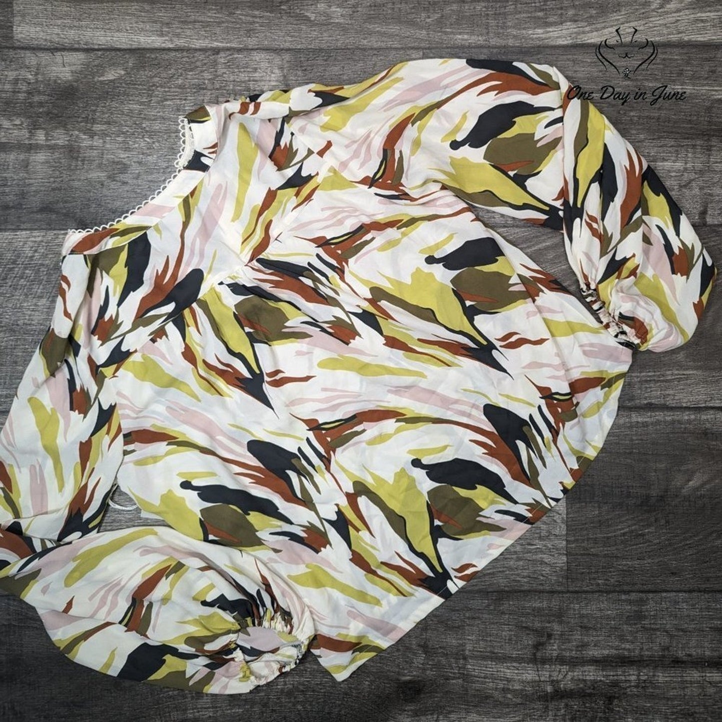 Worthington V Neck Long Sleeve Top Size S