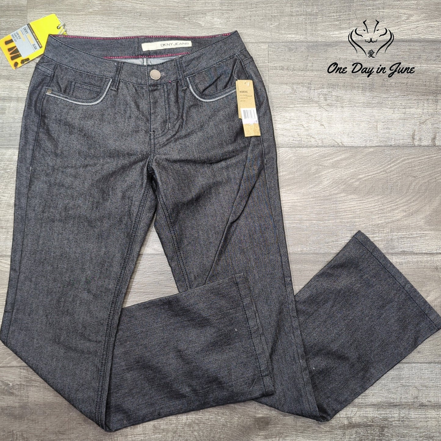 DKNY Jeans Ludlow Low Rise Boot Cut Jeans Size 6