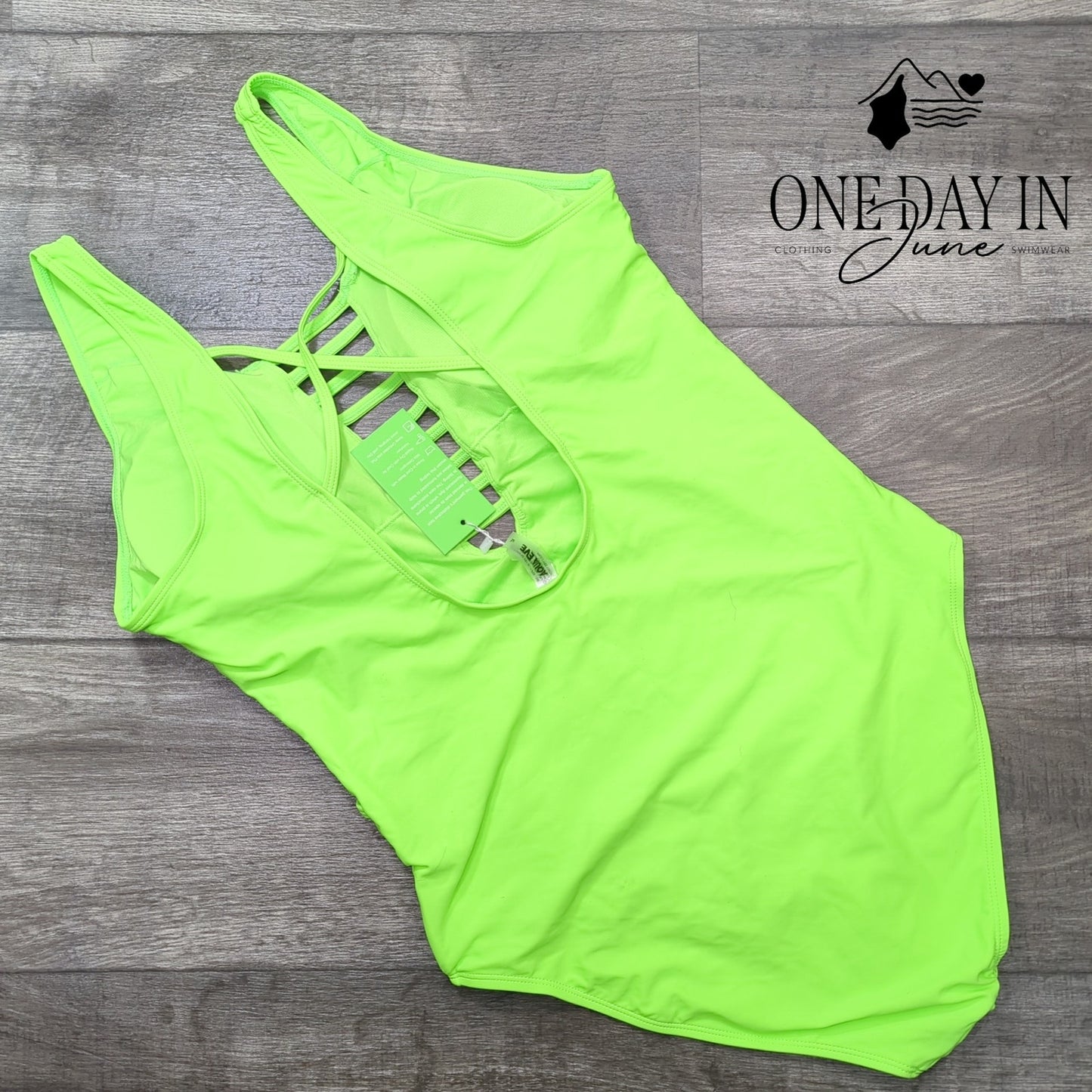 Aqua Eve Cut Out One Piece Swimsuit Size XL