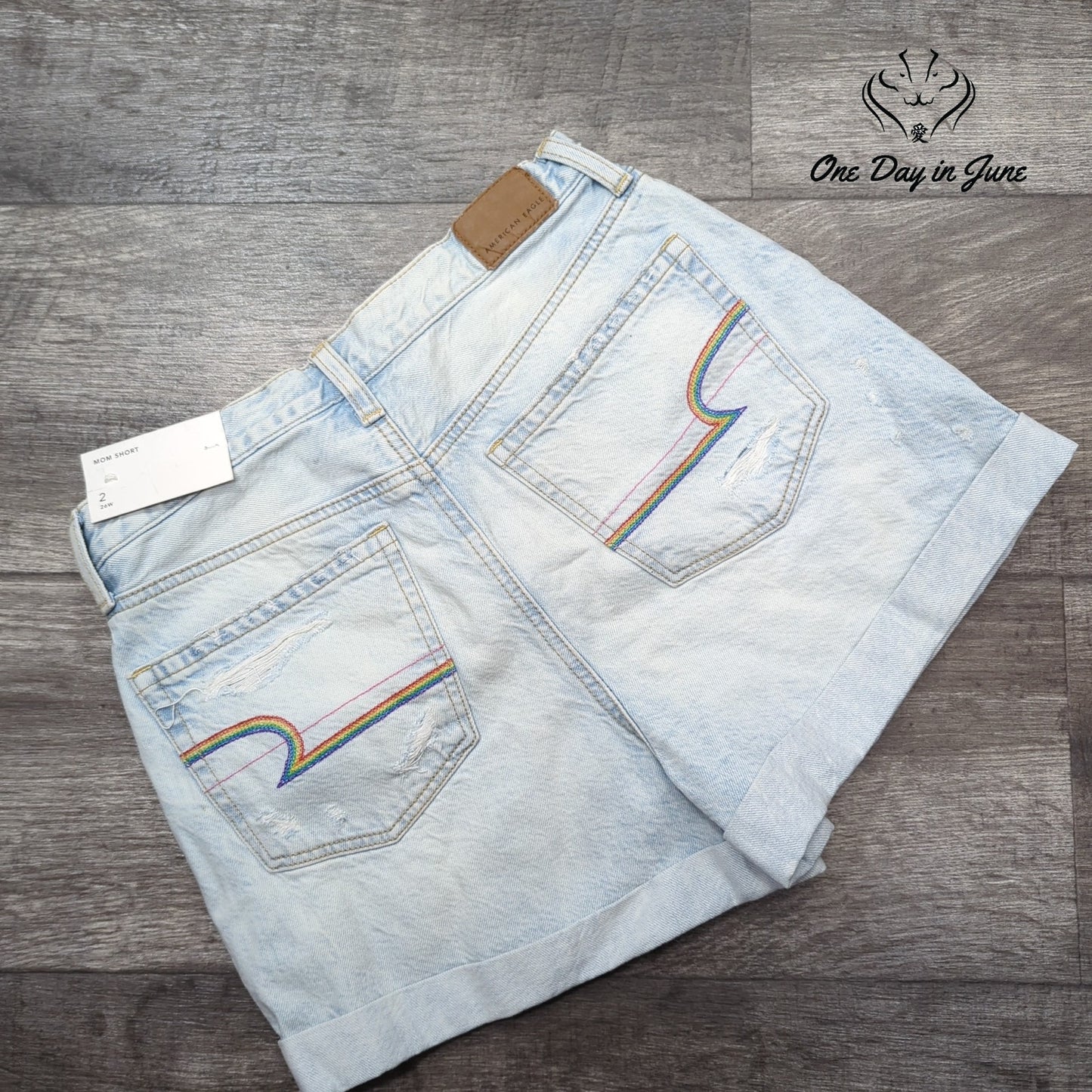 American Eagle Outfitters Mom Shorts Denim Shorts Size 2