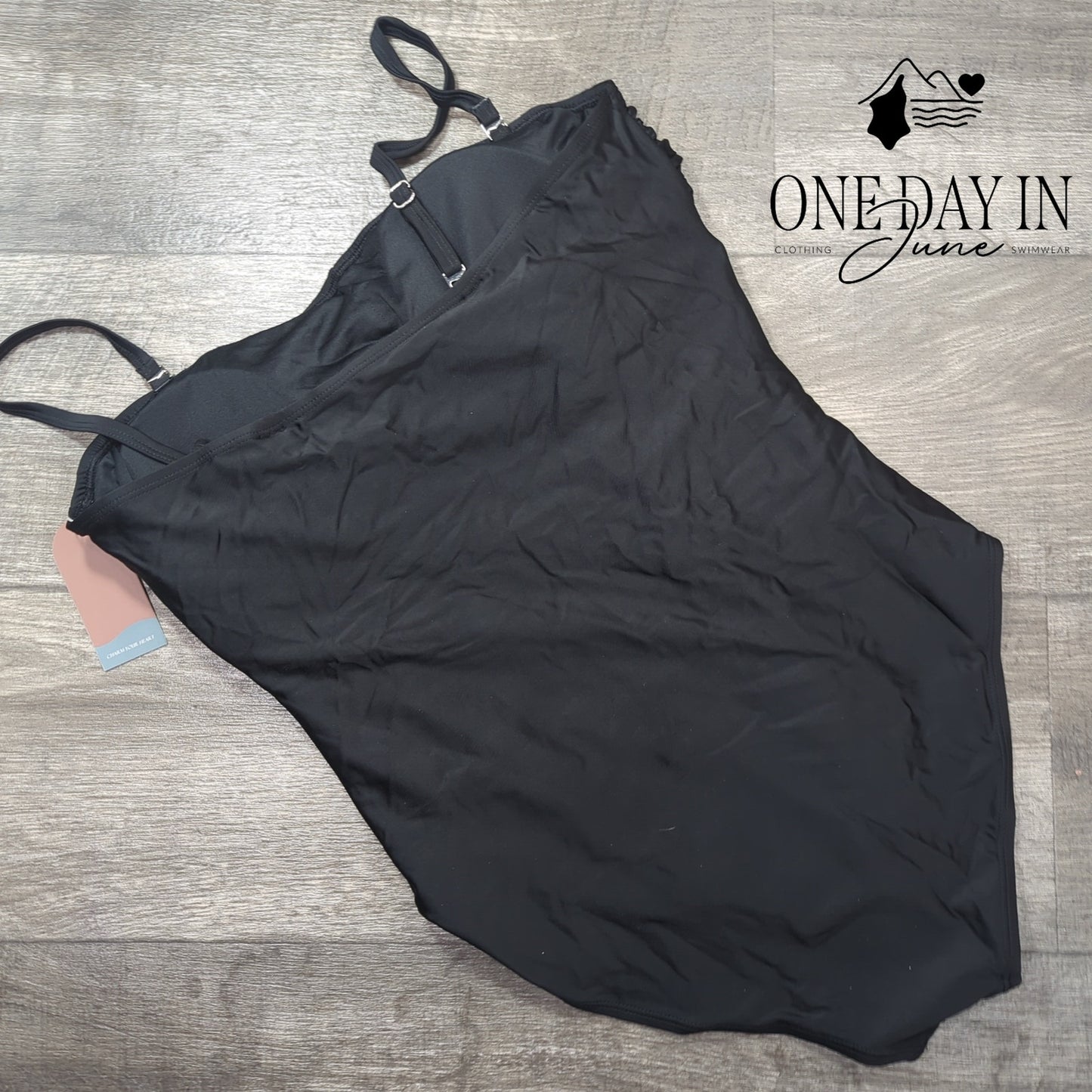 Smismivo Twist Front One Piece Swimsuit Size XL