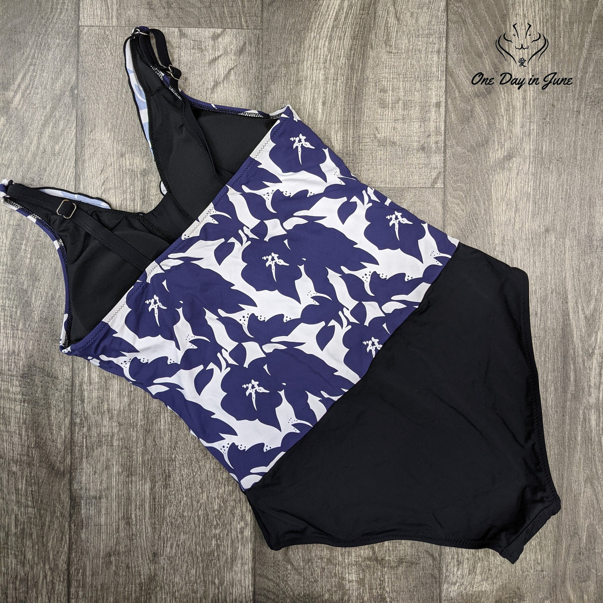 Rxrxcoco Ruched Tummy Control One Piece Swimsuit Floral Navy NWT Size L