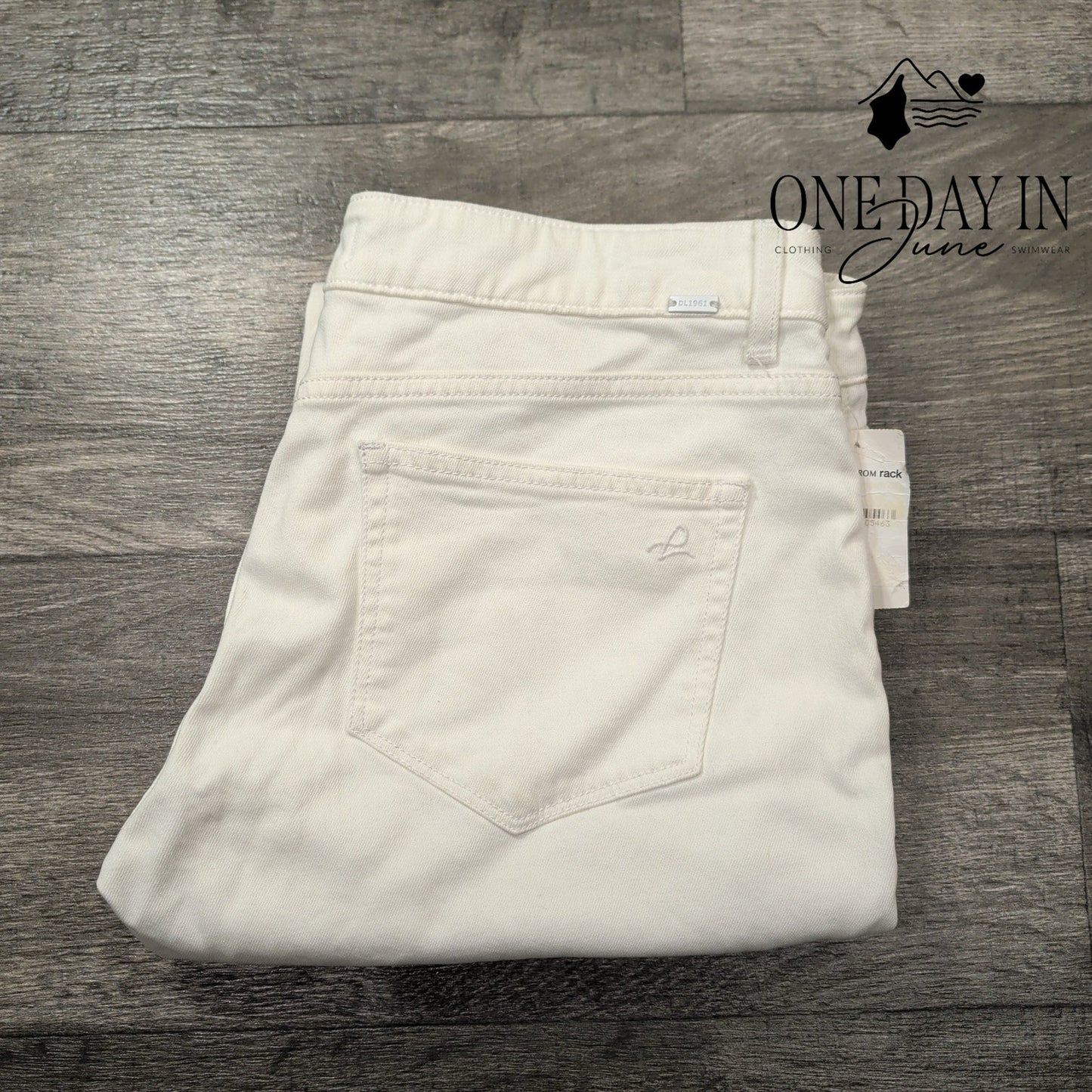 DL1961 Riley Boyfriend Crop Jeans White Distressed Raw Hem NWT Size 12 (31)