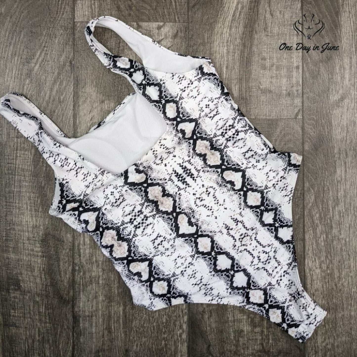 Prettygarden U Neck One Piece Swimsuit Size M